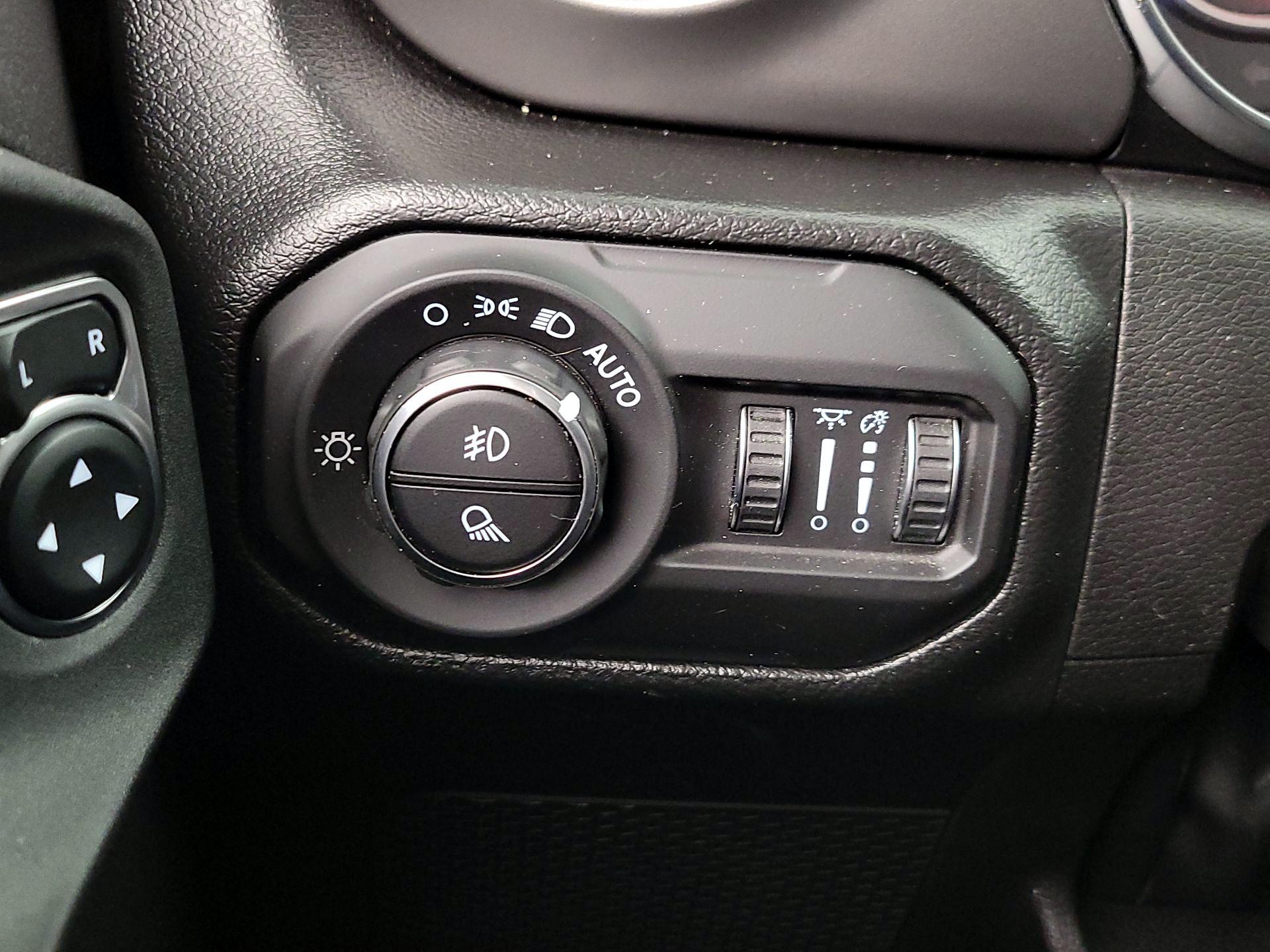 Thumbnail: 2022 Jeep Gladiator - 13