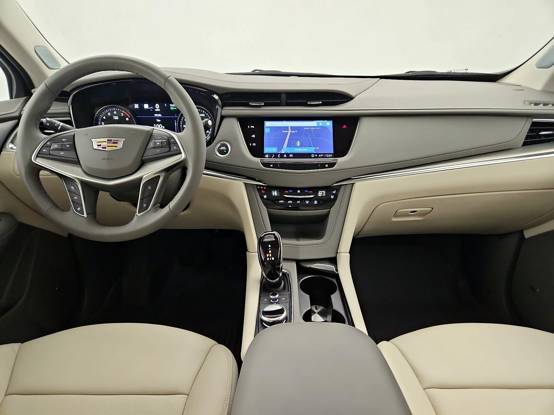 Thumbnail: 2023 Cadillac XT5 - 9