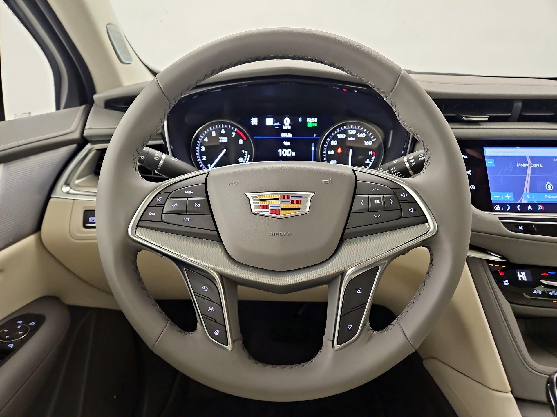 Thumbnail: 2023 Cadillac XT5 - 10