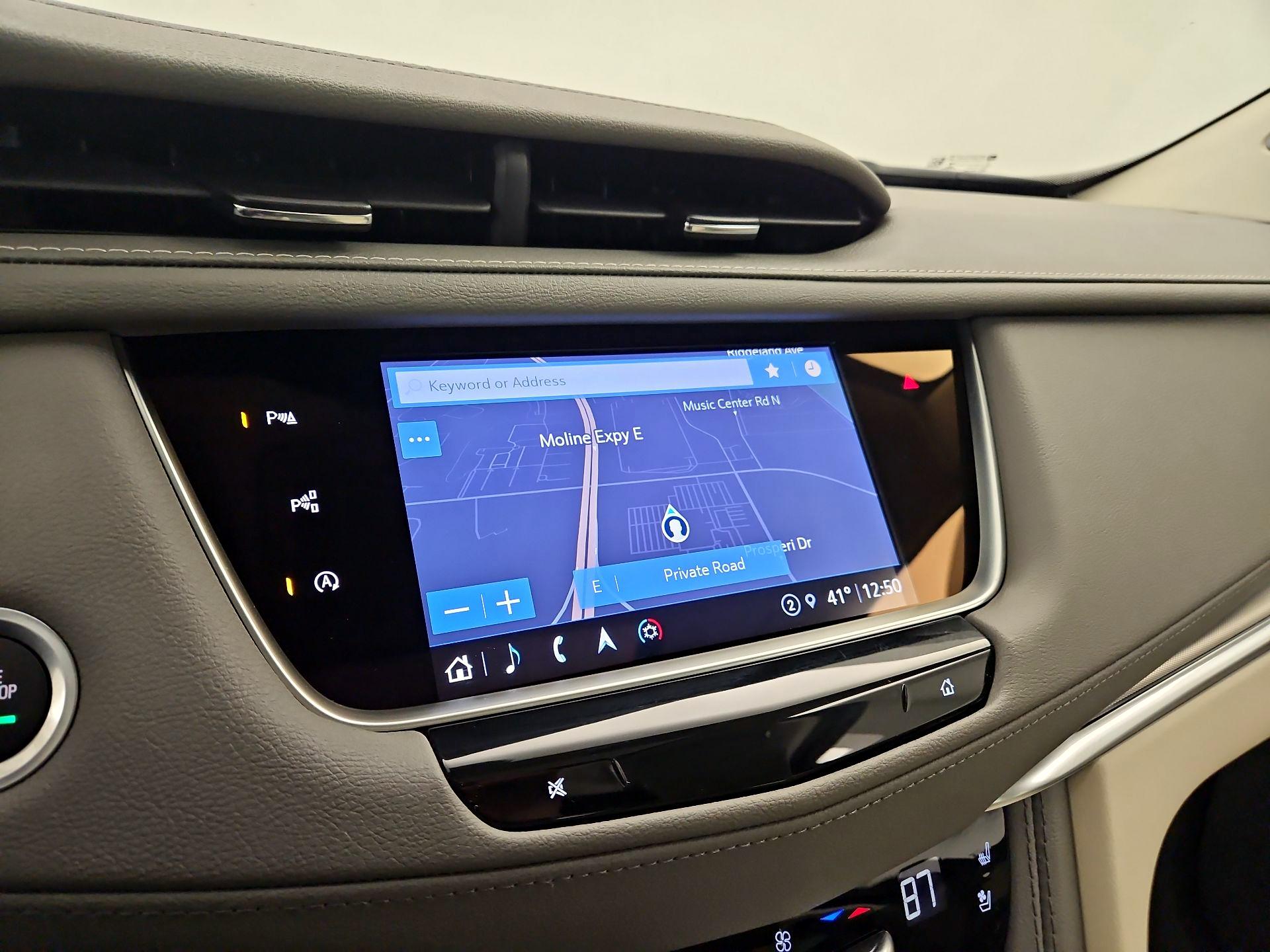 Thumbnail: 2023 Cadillac XT5 - 14