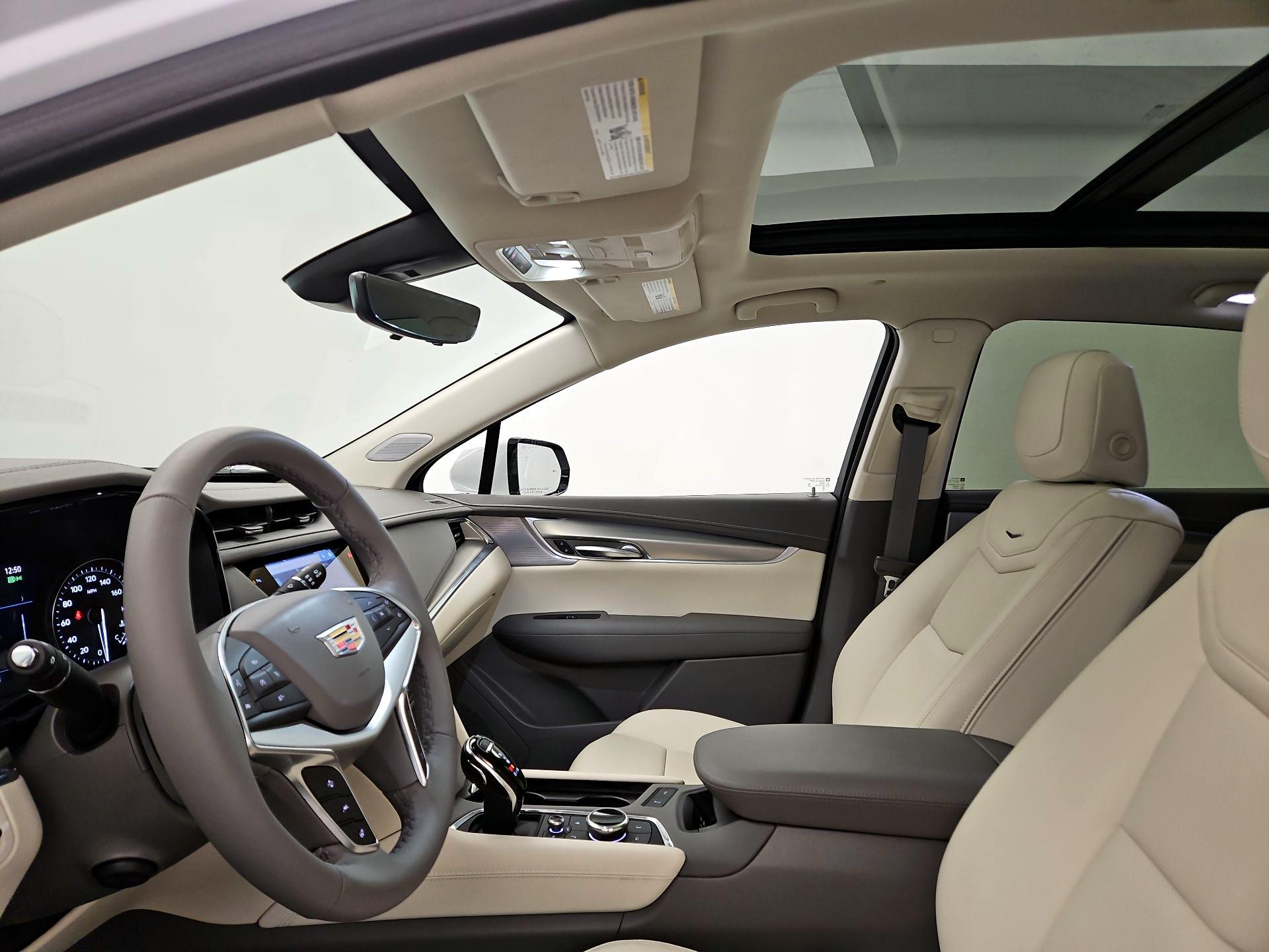 Thumbnail: 2023 Cadillac XT5 - 20