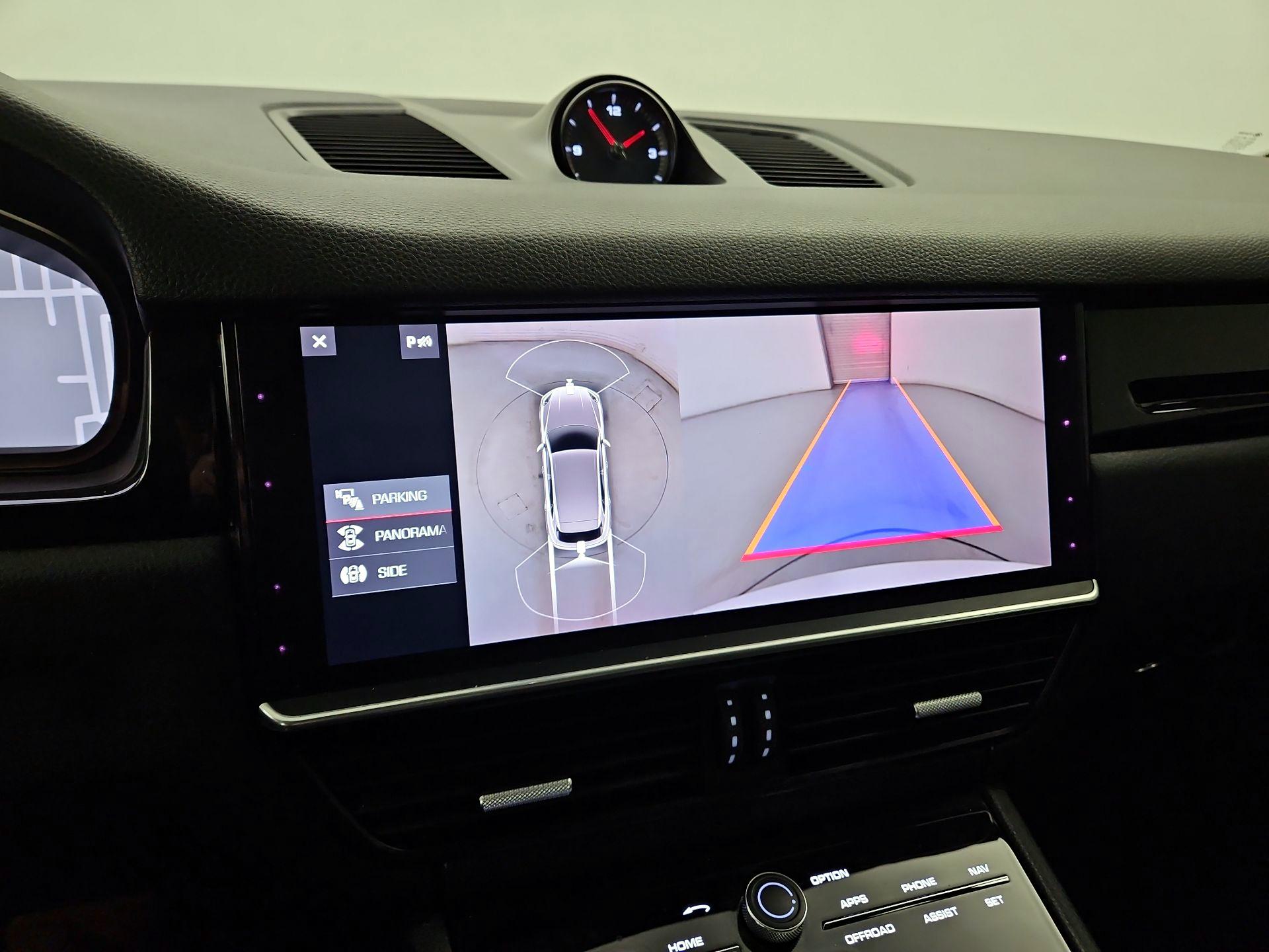 Thumbnail: 2021 Porsche Cayenne - 15