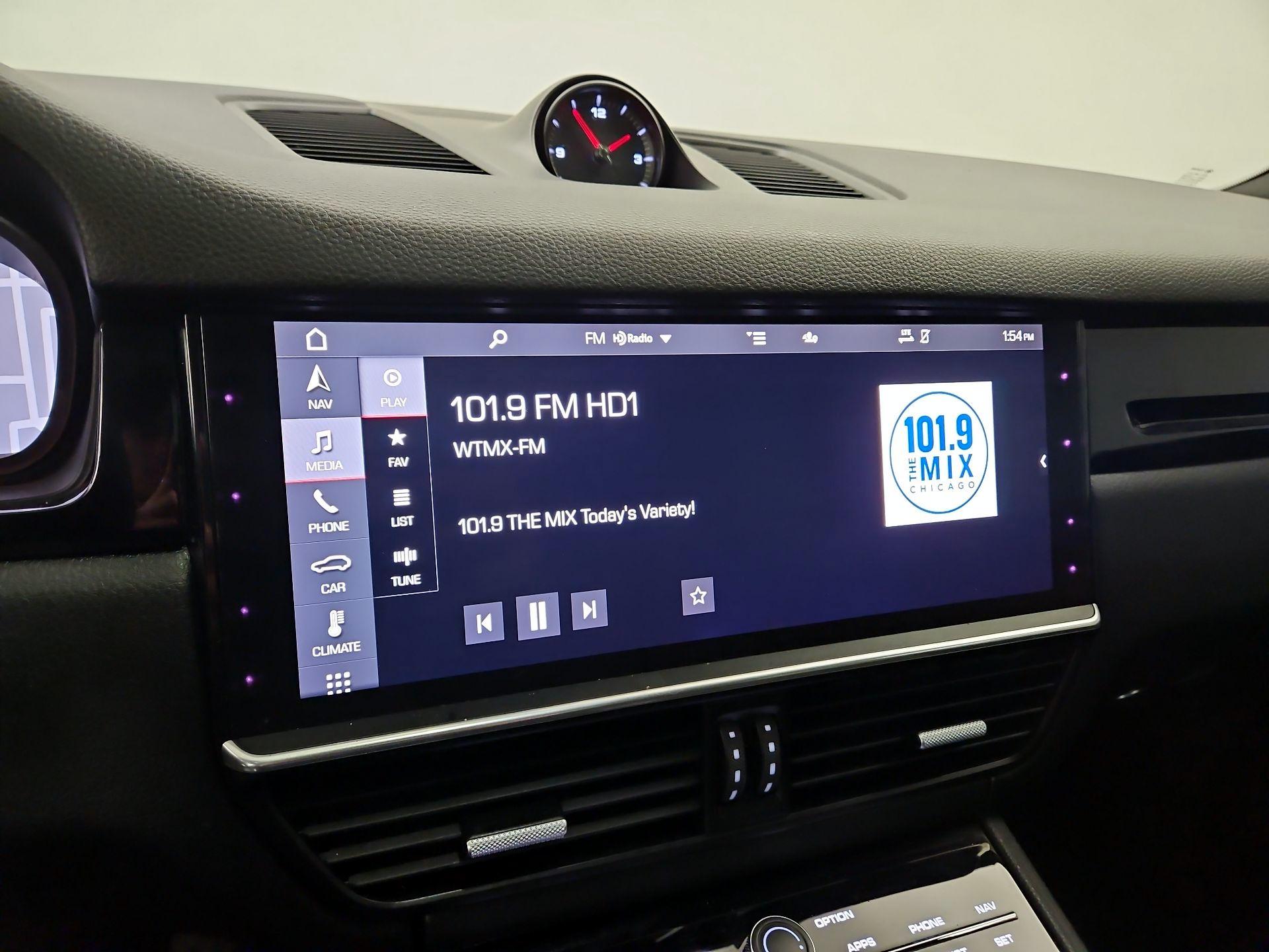 Thumbnail: 2021 Porsche Cayenne - 16