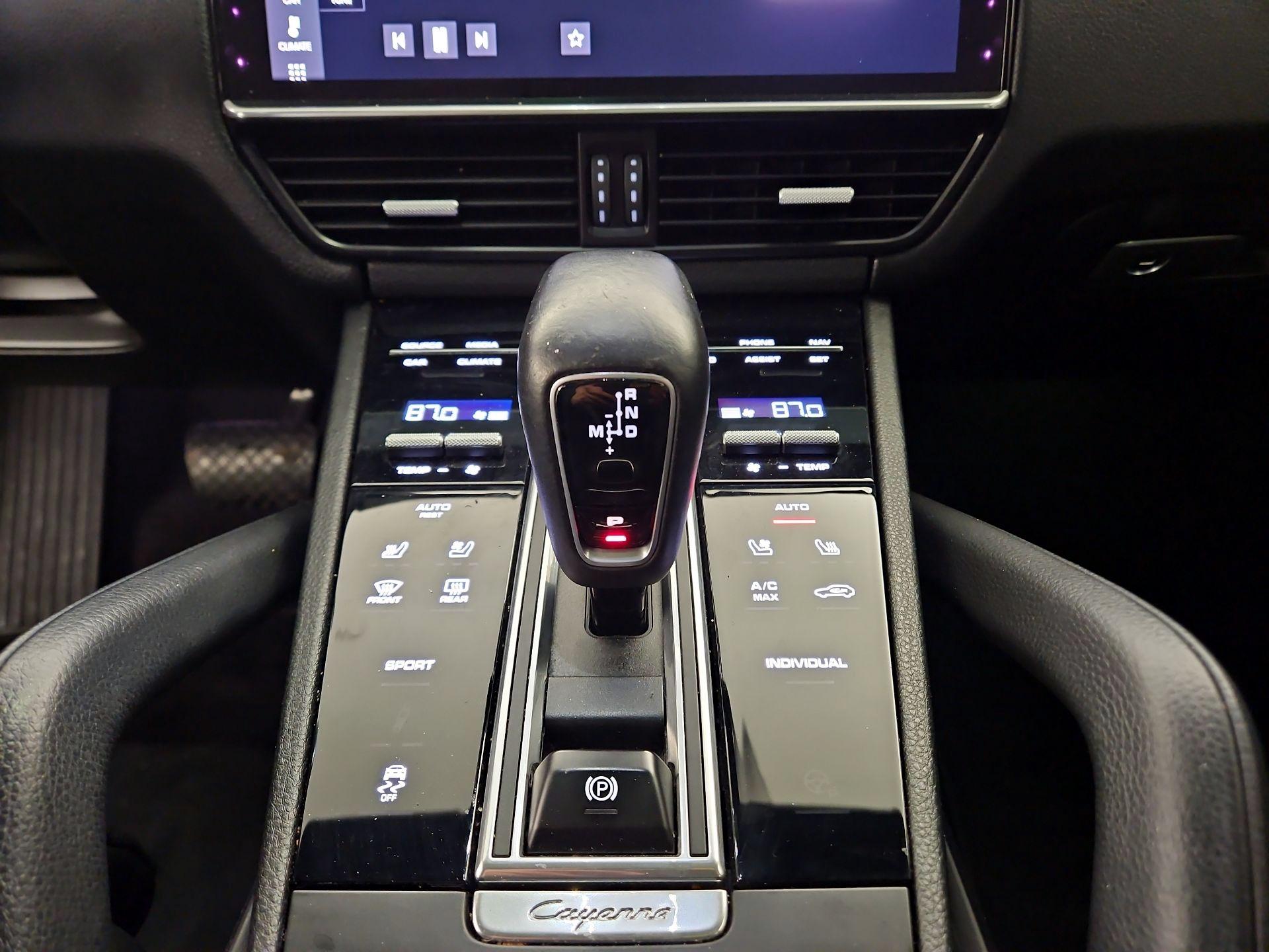 Thumbnail: 2021 Porsche Cayenne - 18