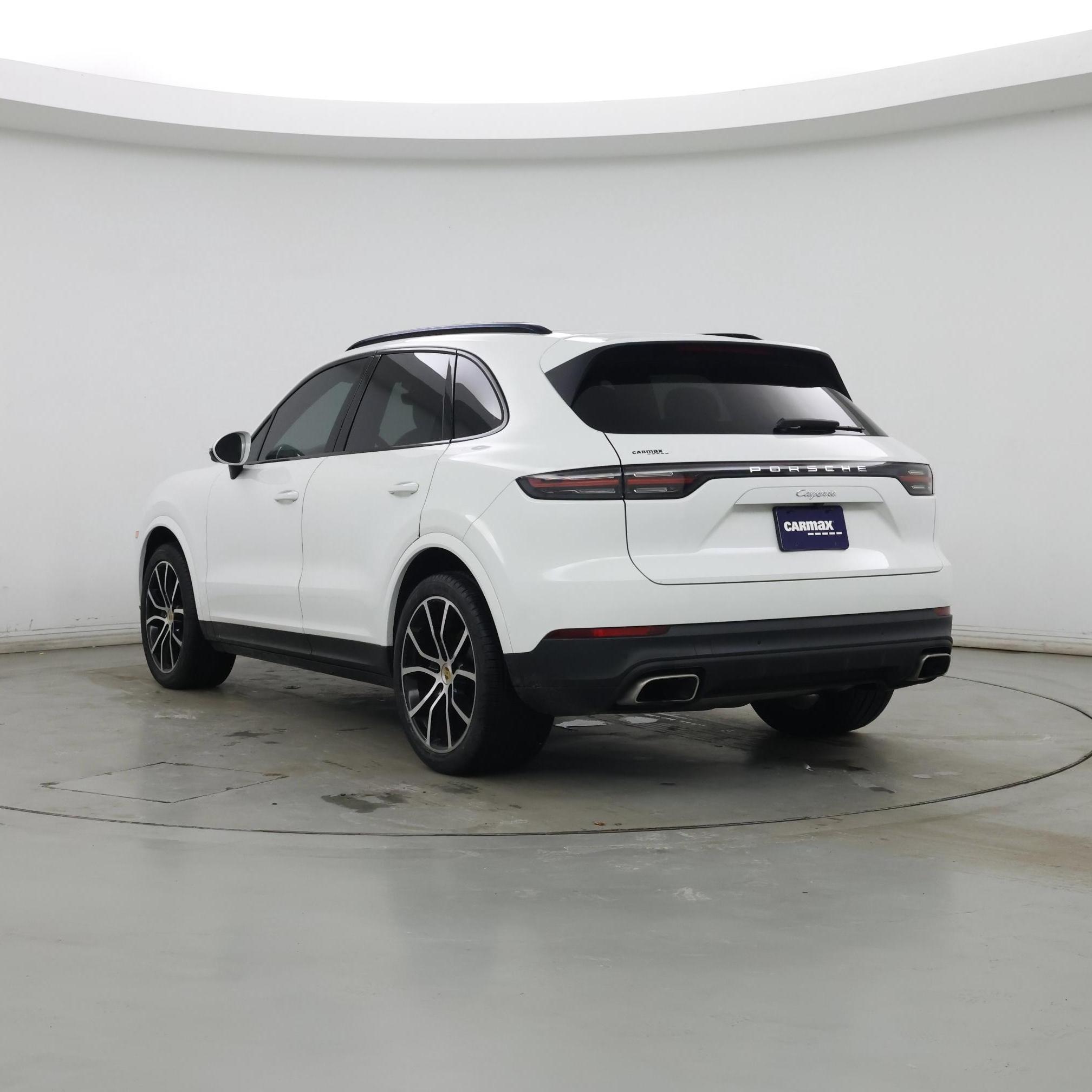 Thumbnail: 2021 Porsche Cayenne - 2