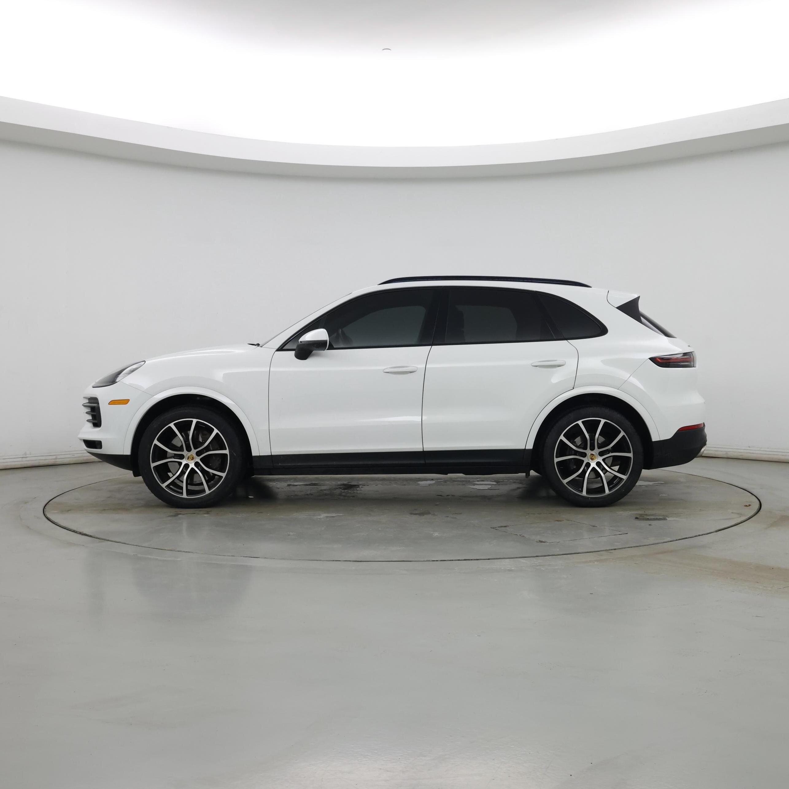 Thumbnail: 2021 Porsche Cayenne - 3