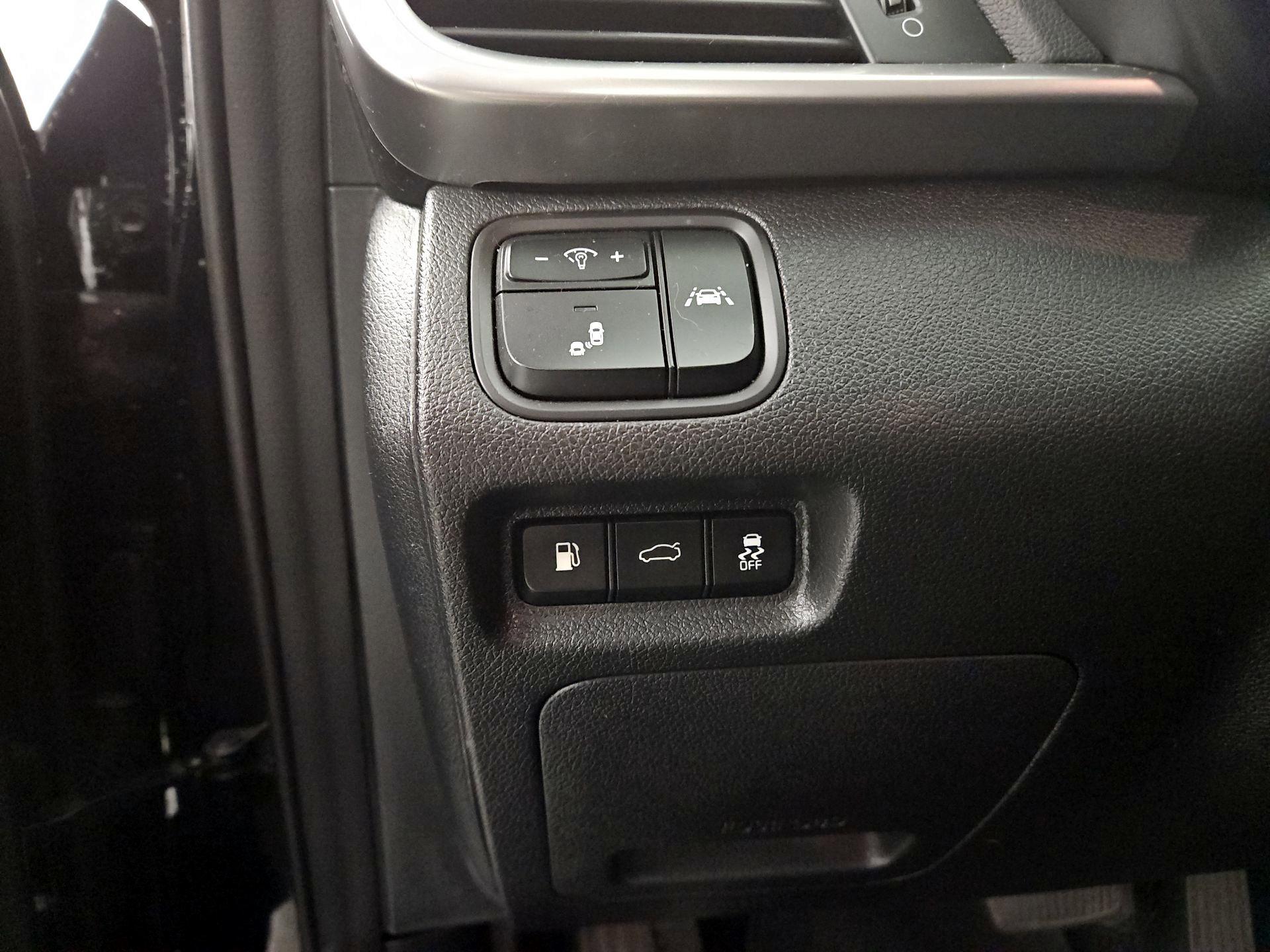 Thumbnail: 2020 Kia Optima - 13