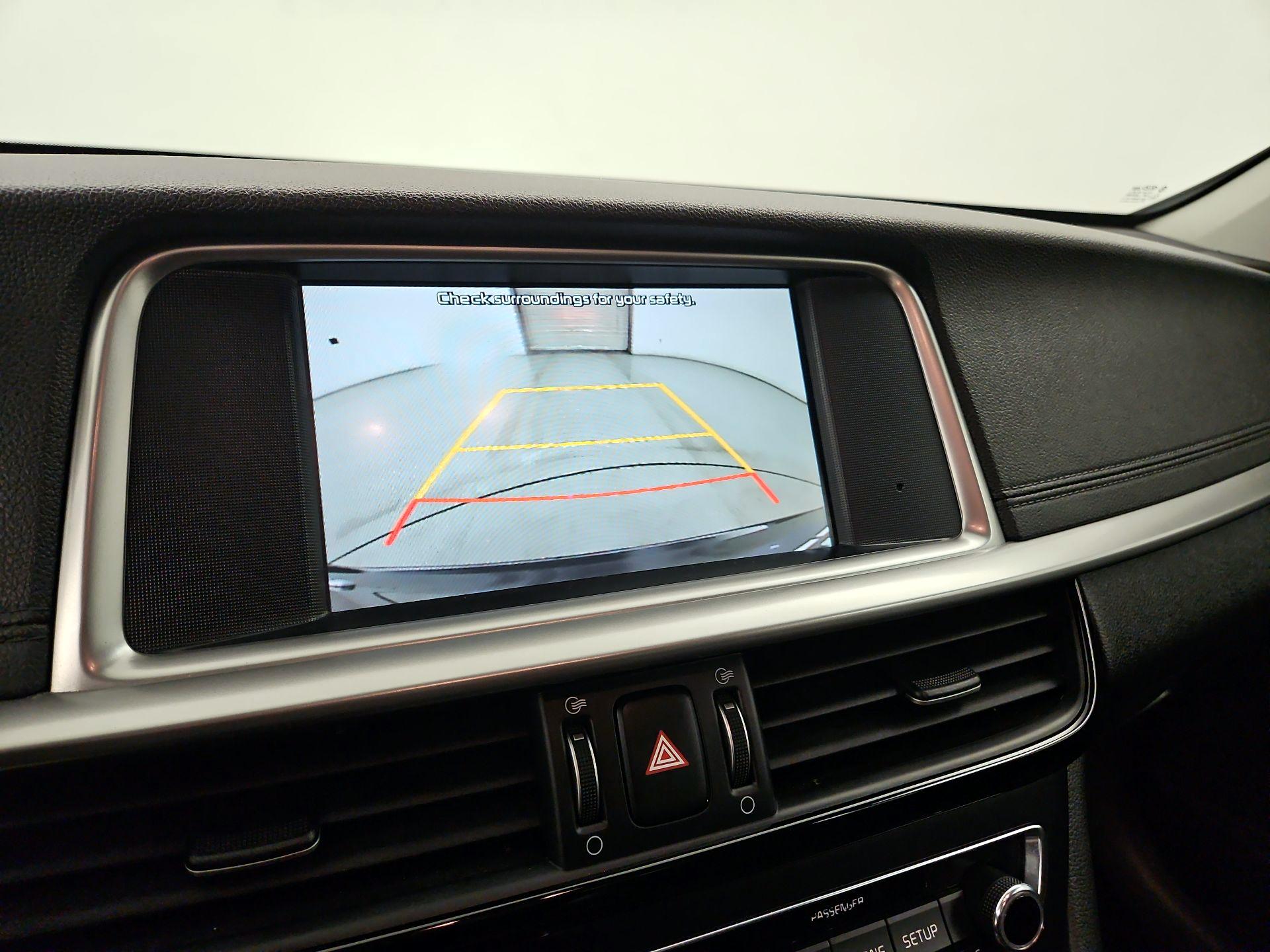 Thumbnail: 2020 Kia Optima - 14