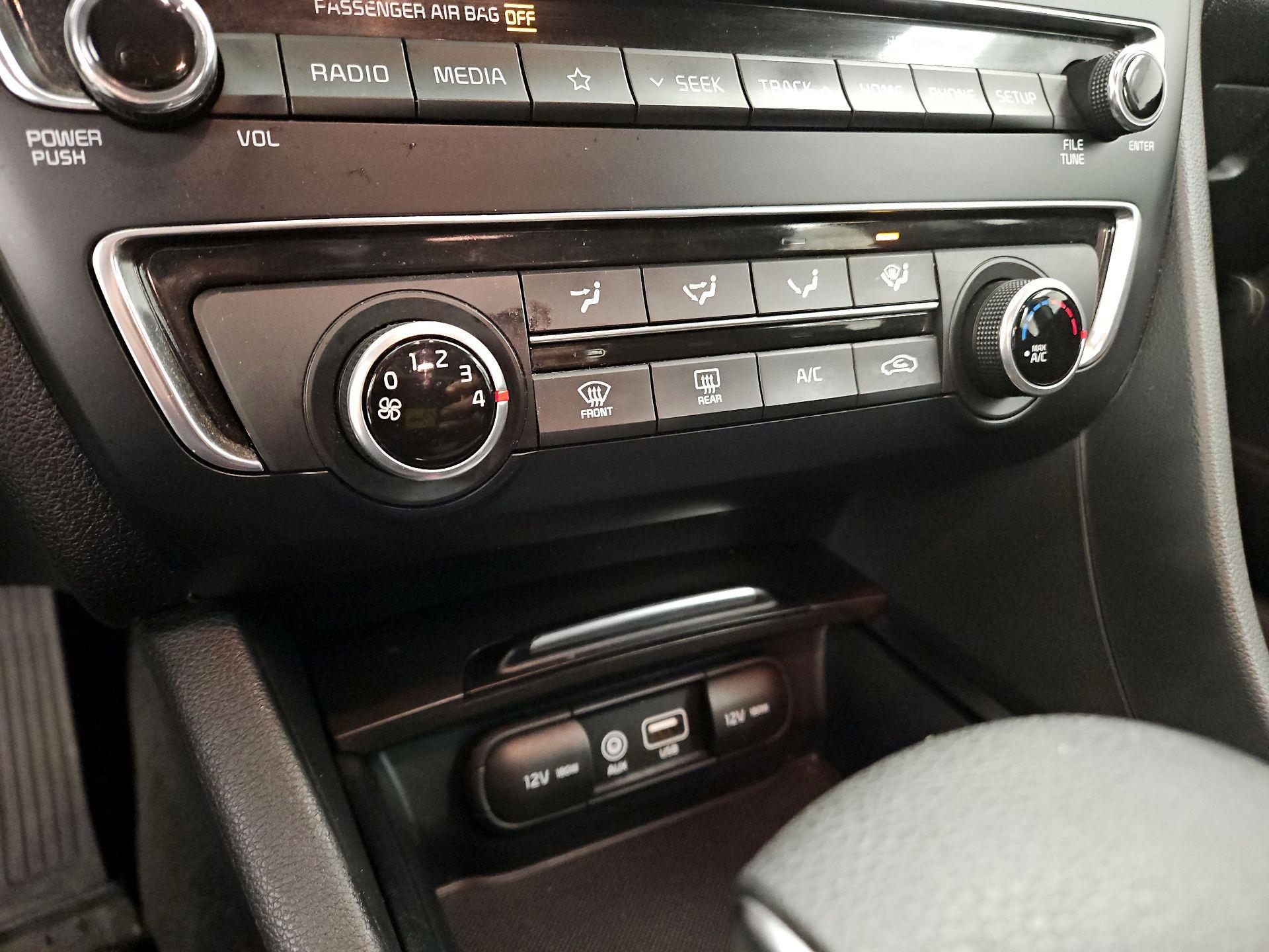 Thumbnail: 2020 Kia Optima - 16