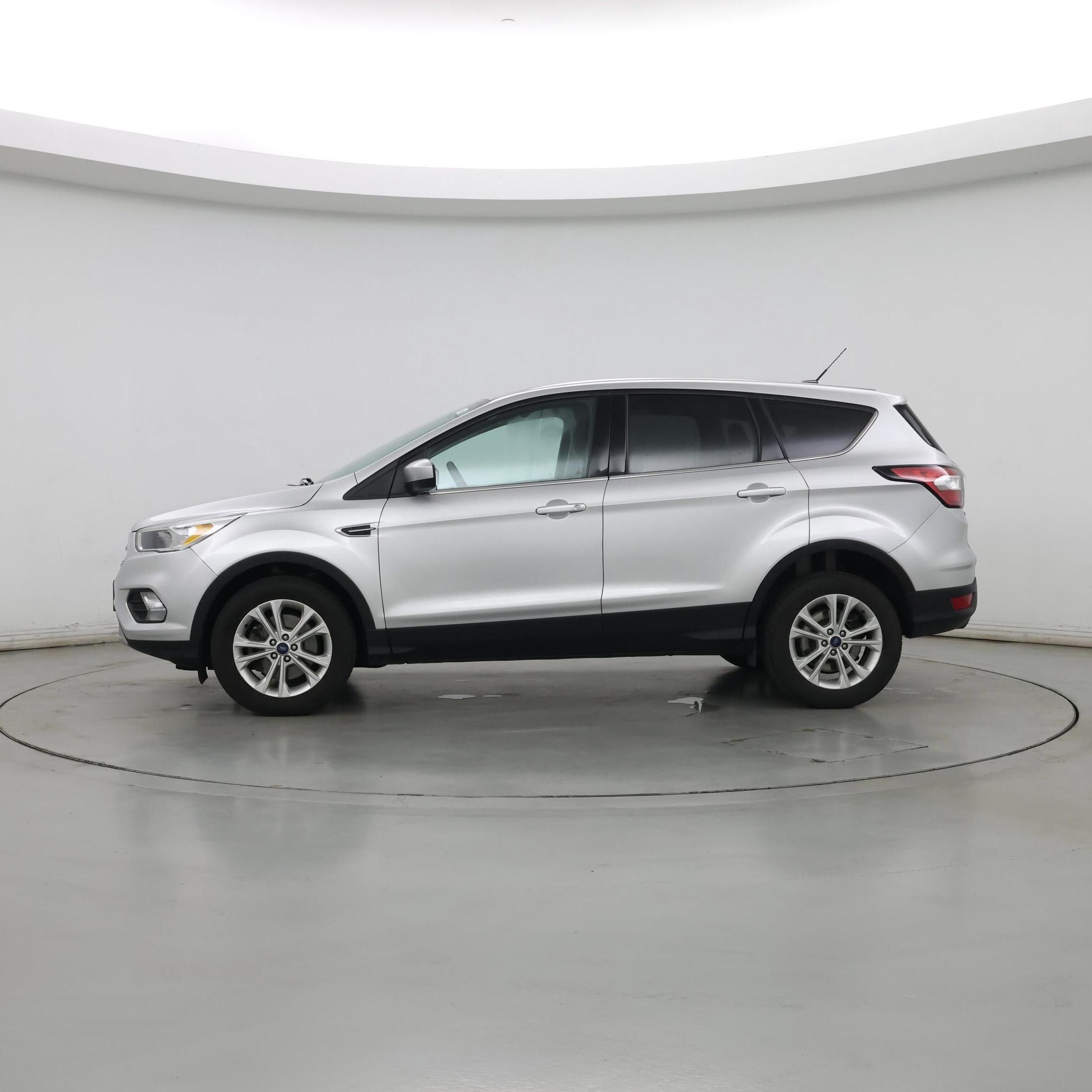 Thumbnail: 2017 Ford Escape - 3