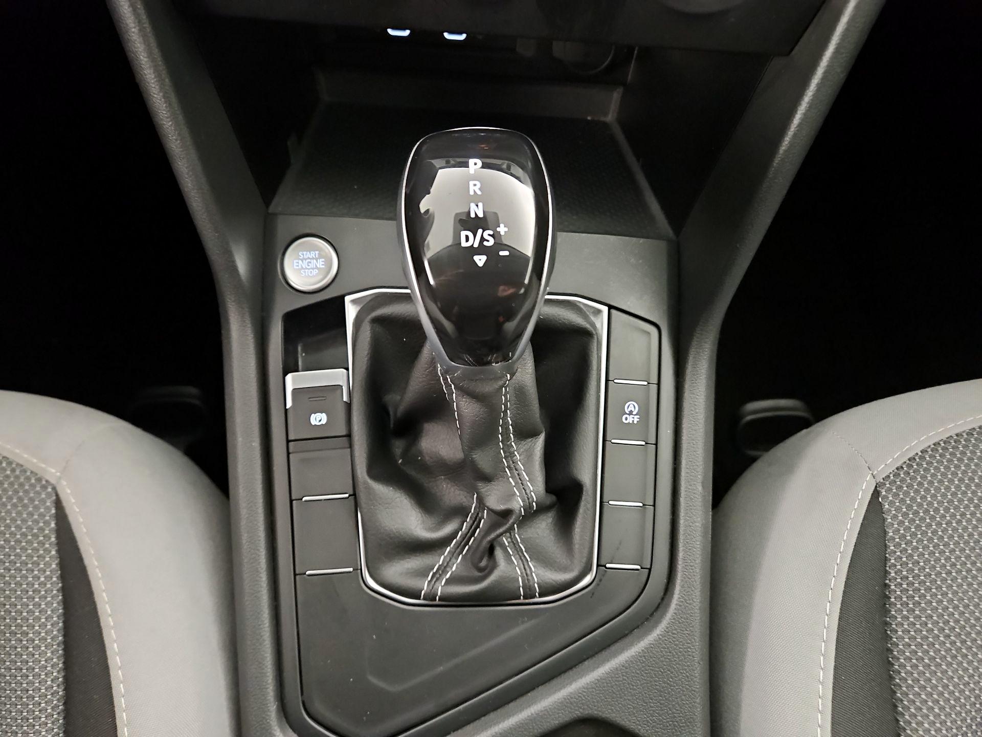 Thumbnail: 2022 Volkswagen Taos - 17