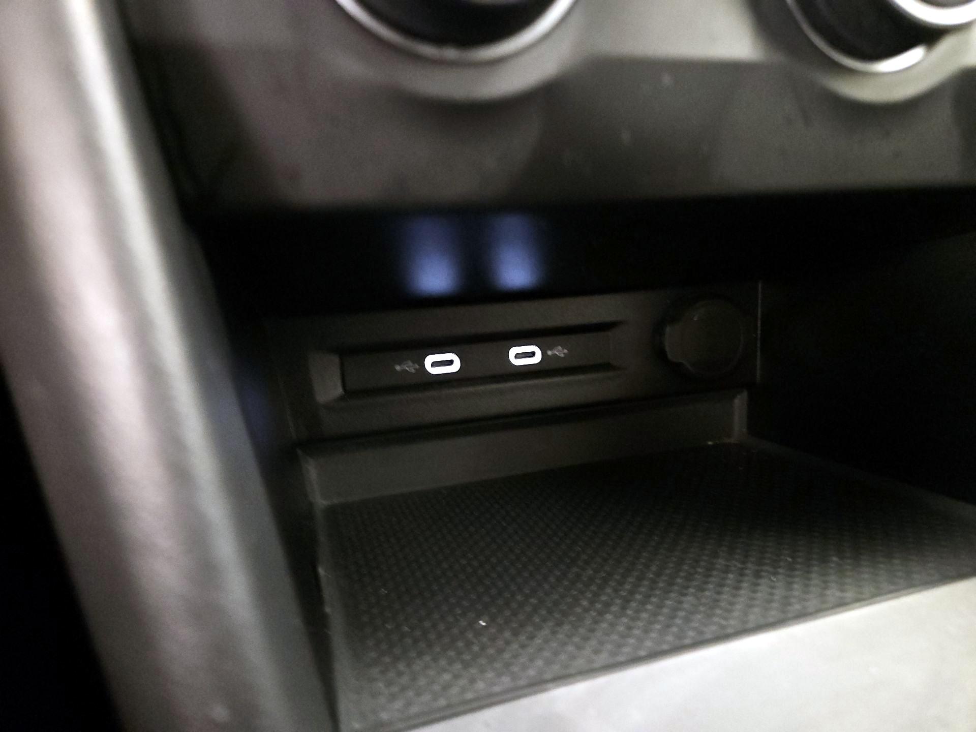 Thumbnail: 2022 Volkswagen Taos - 18