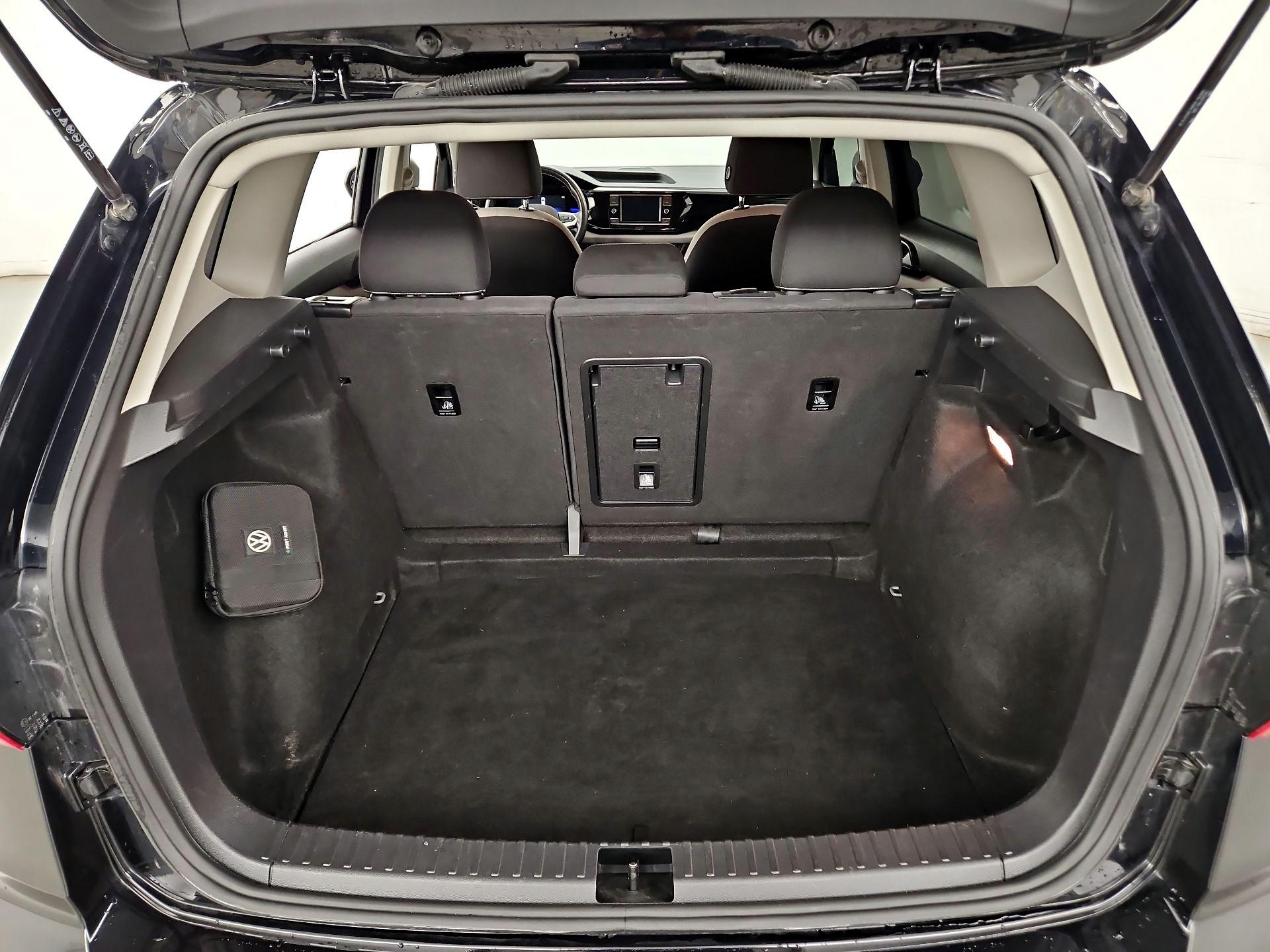 Thumbnail: 2022 Volkswagen Taos - 20