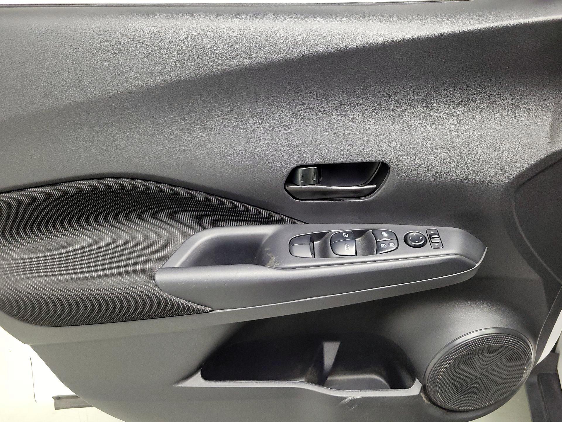 Thumbnail: 2022 Nissan Kicks - 12