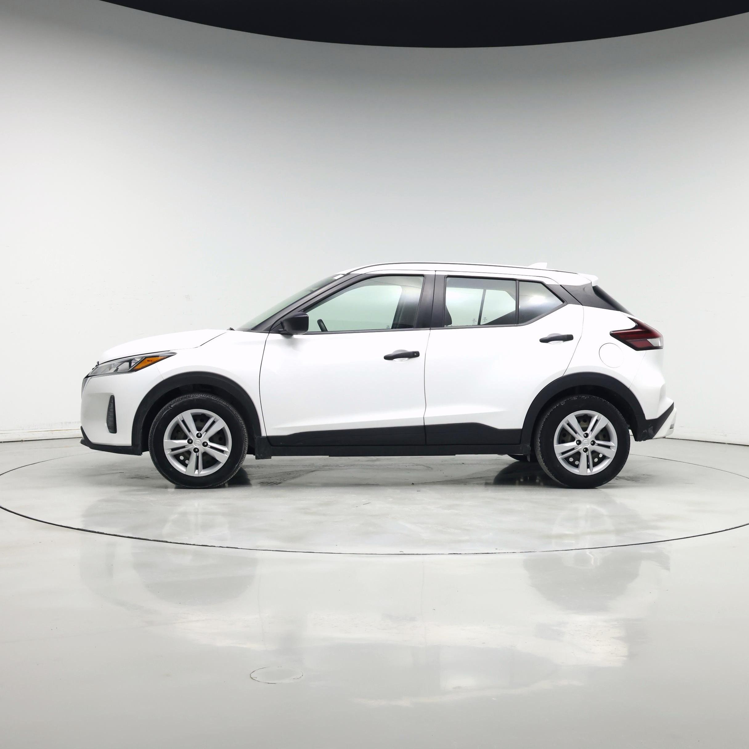 Thumbnail: 2022 Nissan Kicks - 3