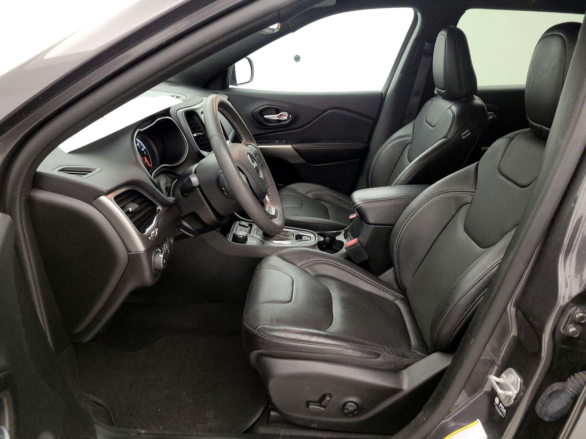 Thumbnail: 2021 Jeep Cherokee - 11