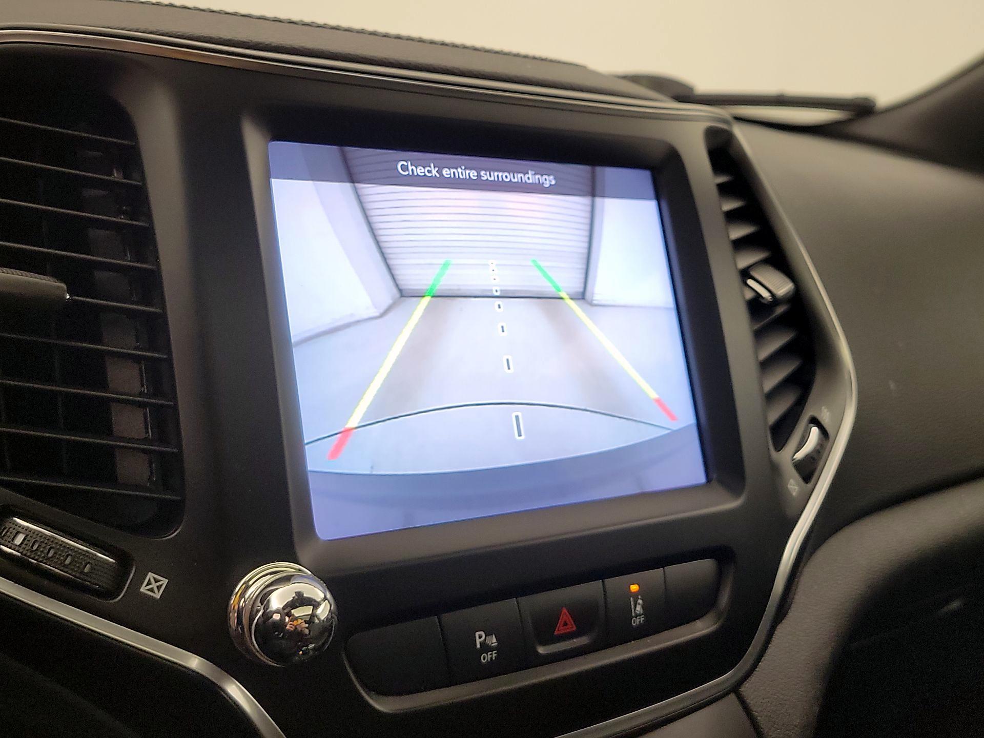 Thumbnail: 2021 Jeep Cherokee - 14