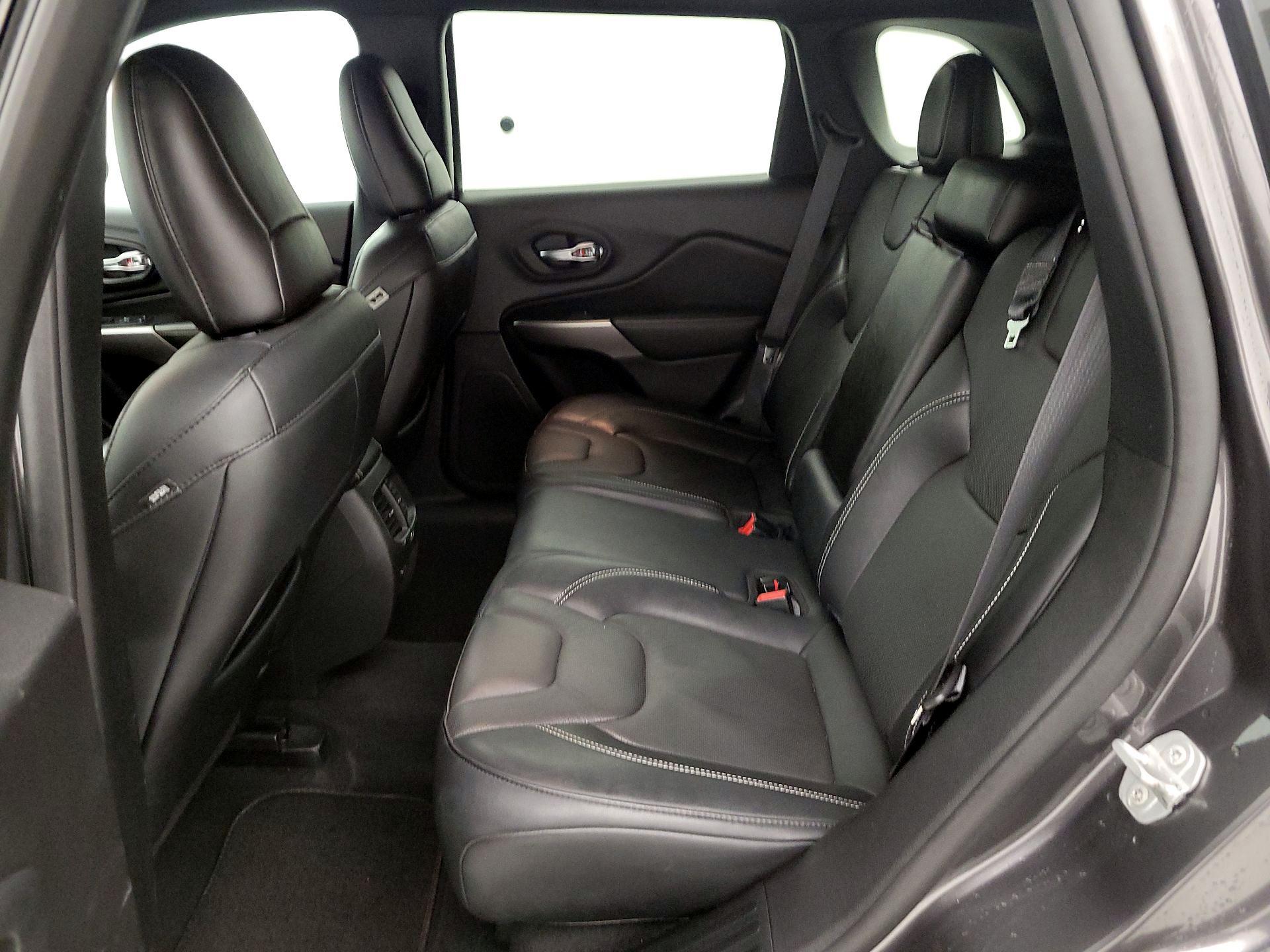 Thumbnail: 2021 Jeep Cherokee - 20