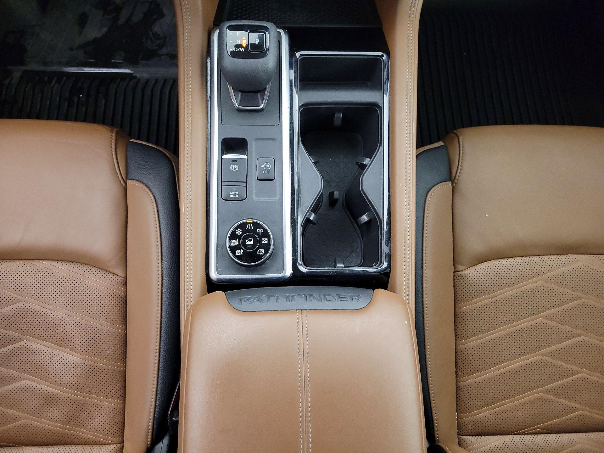 Thumbnail: 2023 Nissan Pathfinder - 18