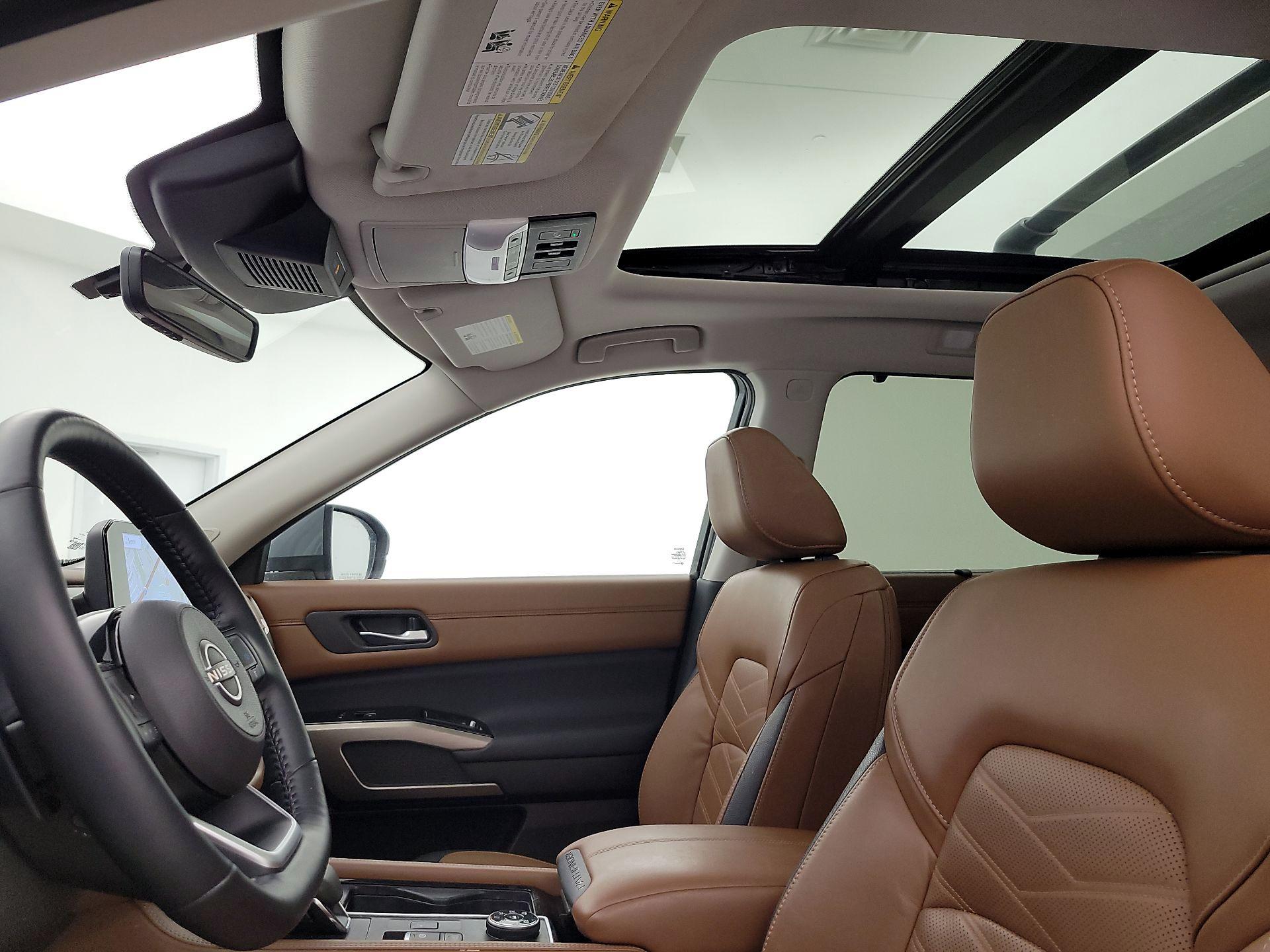 Thumbnail: 2023 Nissan Pathfinder - 20