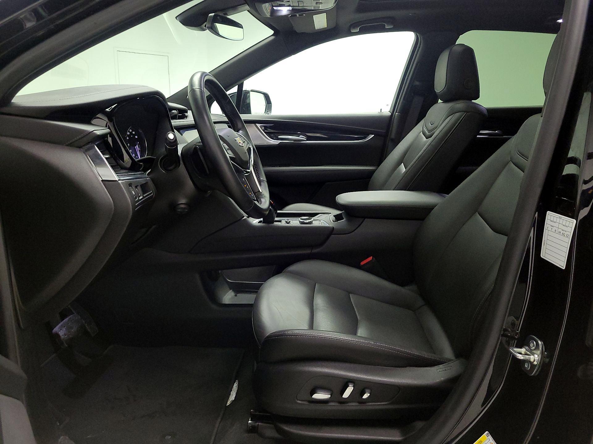 Thumbnail: 2025 Cadillac XT5 - 11