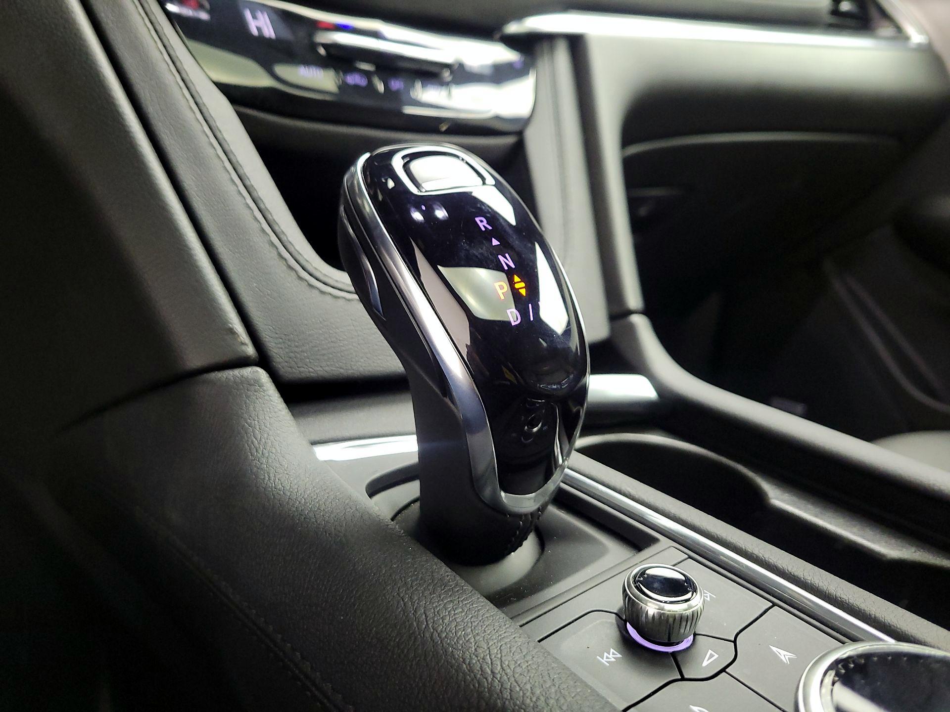 Thumbnail: 2025 Cadillac XT5 - 18