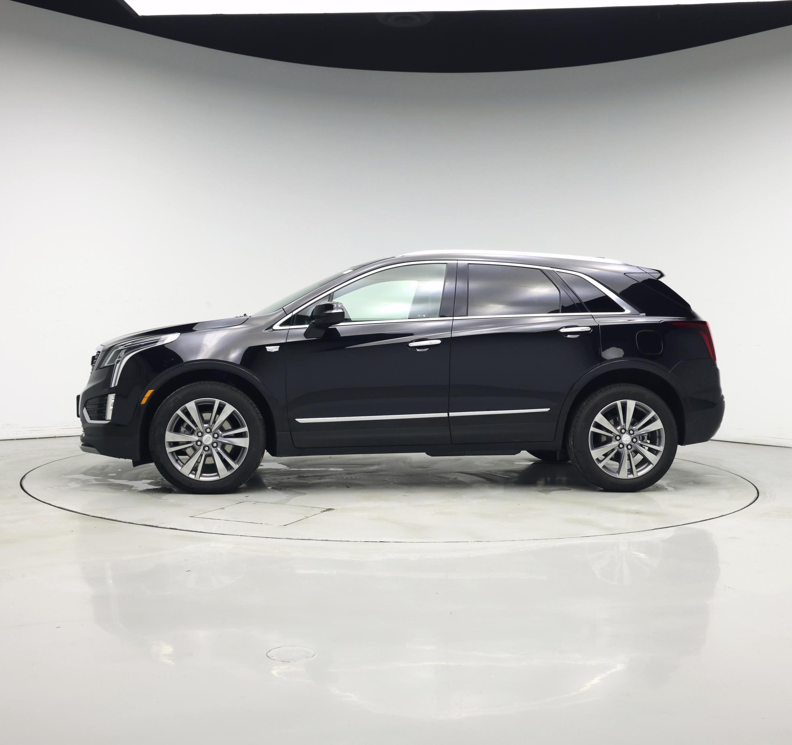 Thumbnail: 2025 Cadillac XT5 - 3