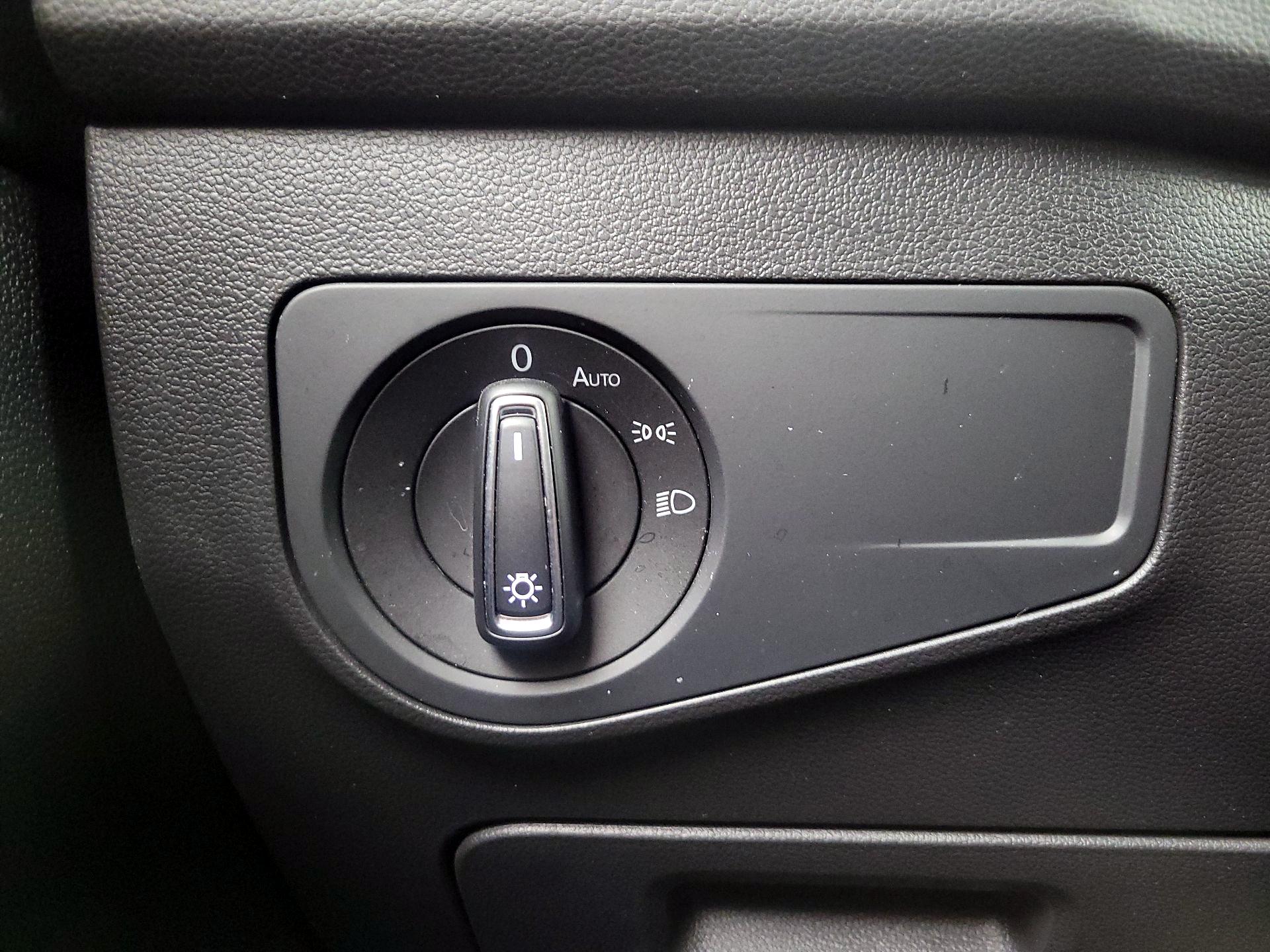 Thumbnail: 2022 Volkswagen Tiguan - 13