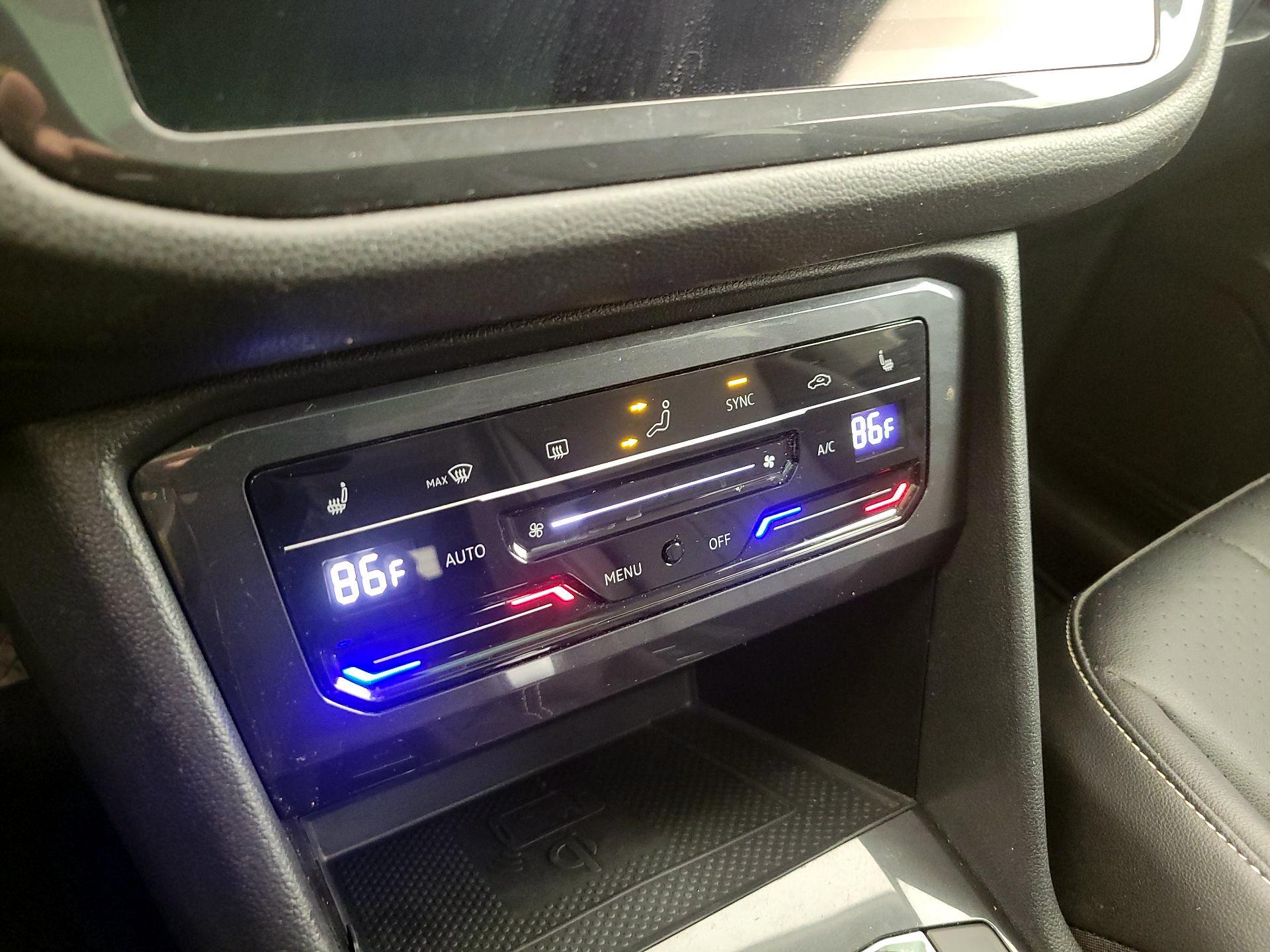 Thumbnail: 2022 Volkswagen Tiguan - 16