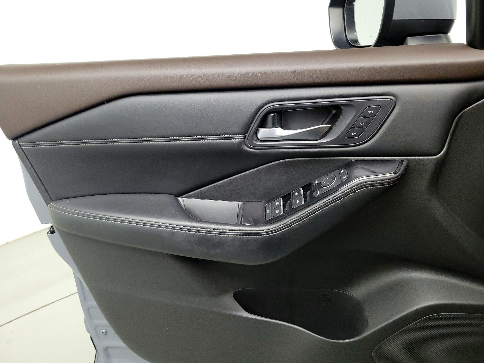 Thumbnail: 2023 Nissan Rogue - 12