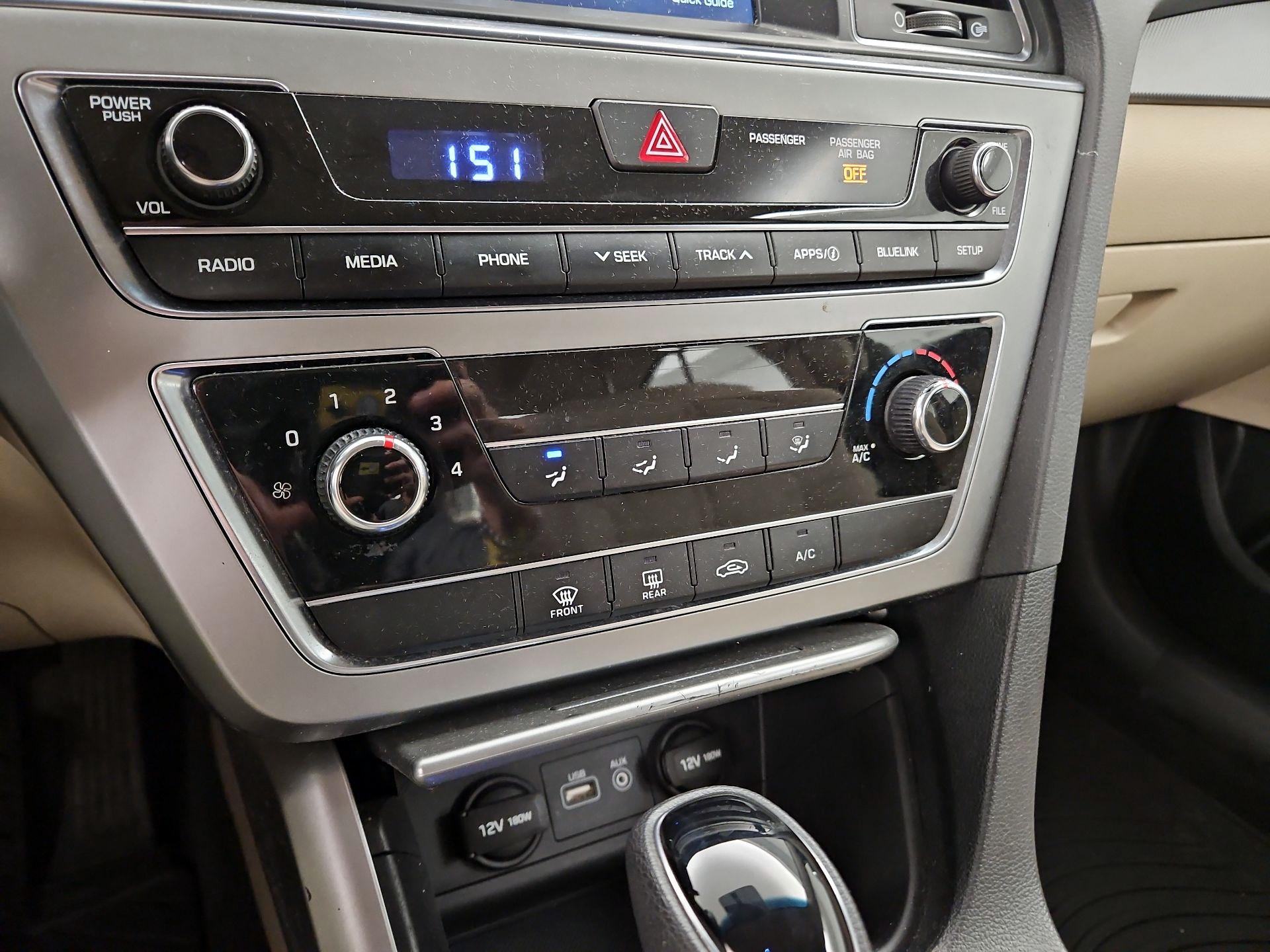 Thumbnail: 2016 Hyundai Sonata - 16