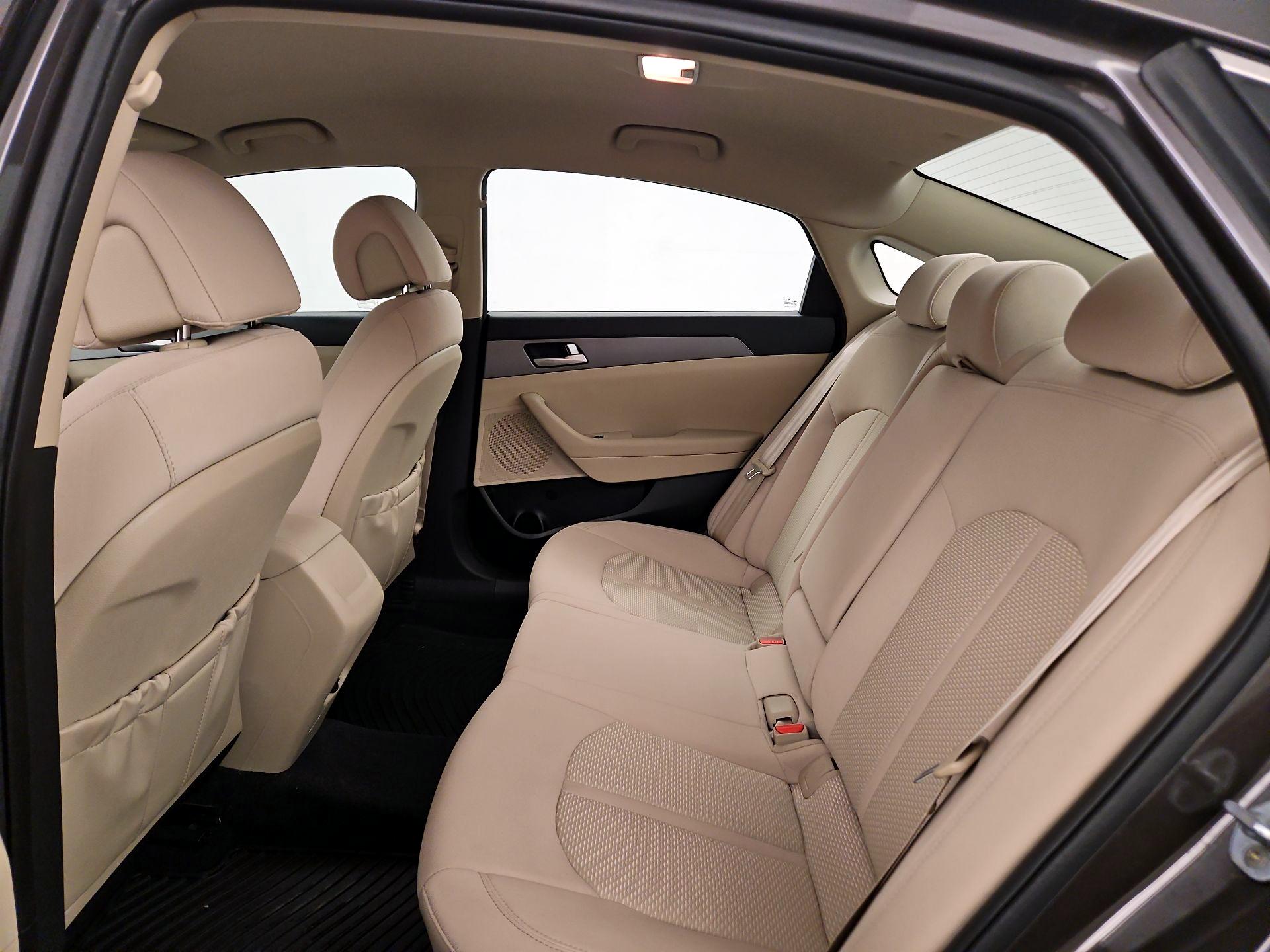 Thumbnail: 2016 Hyundai Sonata - 19