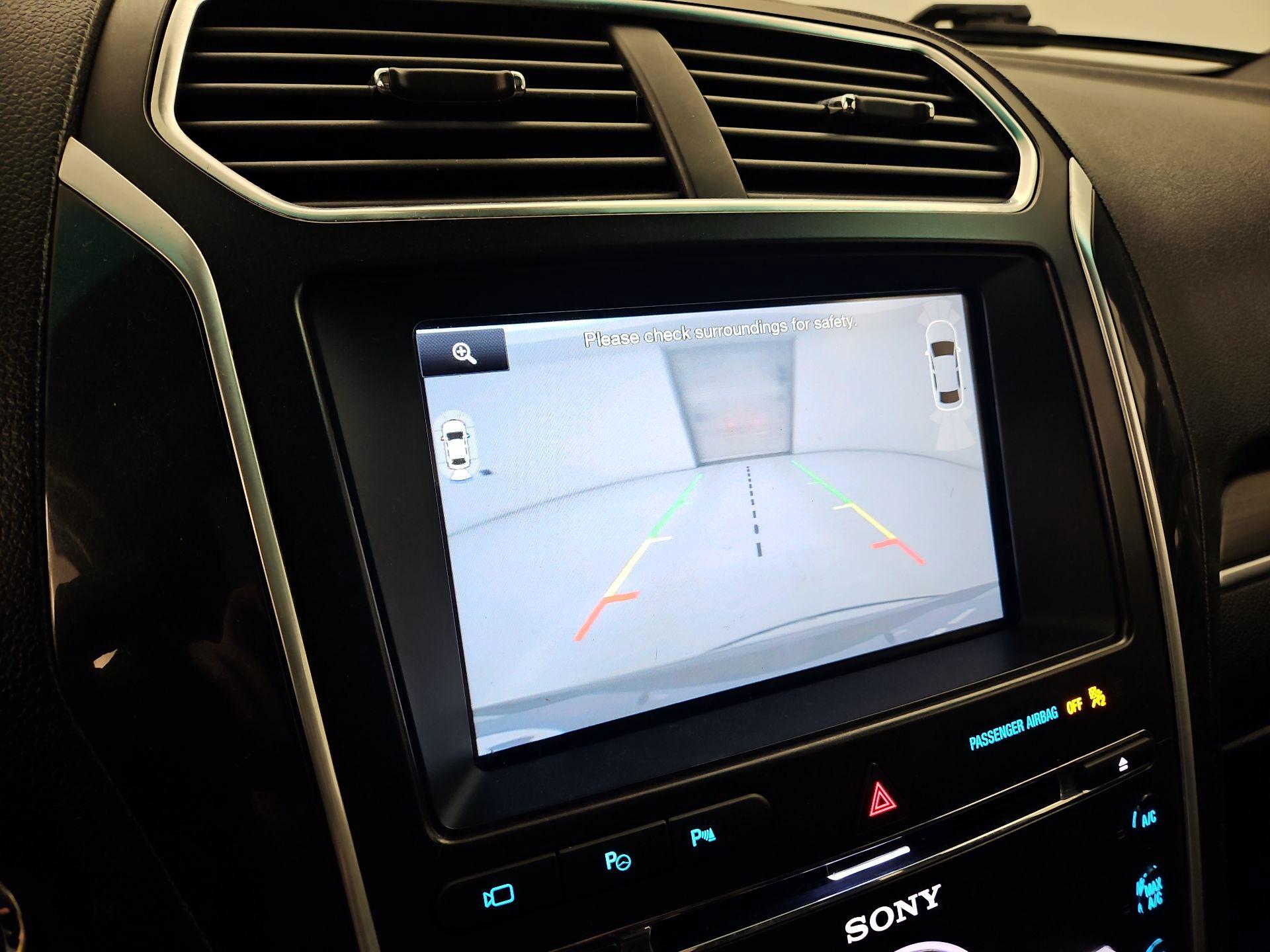 Thumbnail: 2016 Ford Explorer - 15