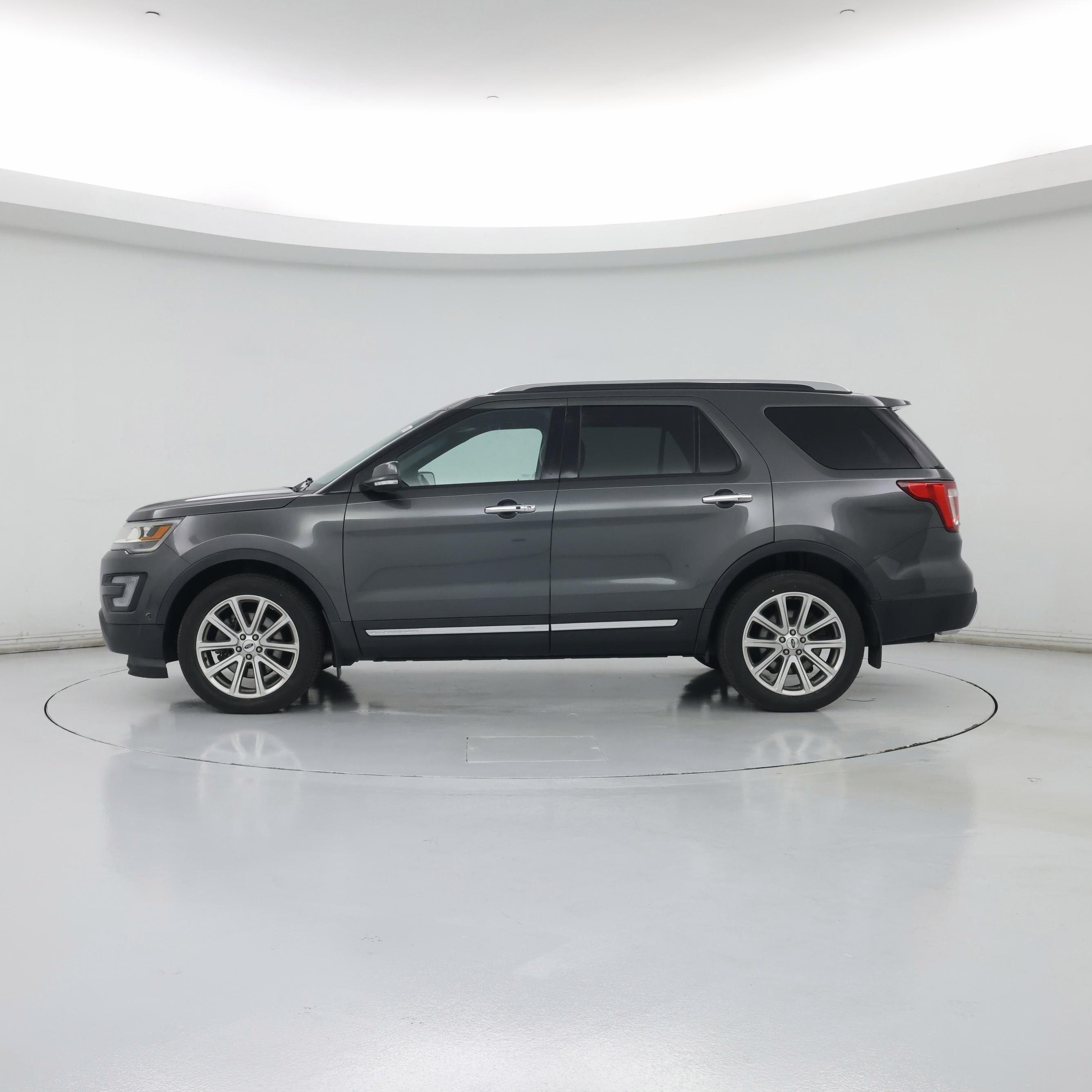 Thumbnail: 2016 Ford Explorer - 3