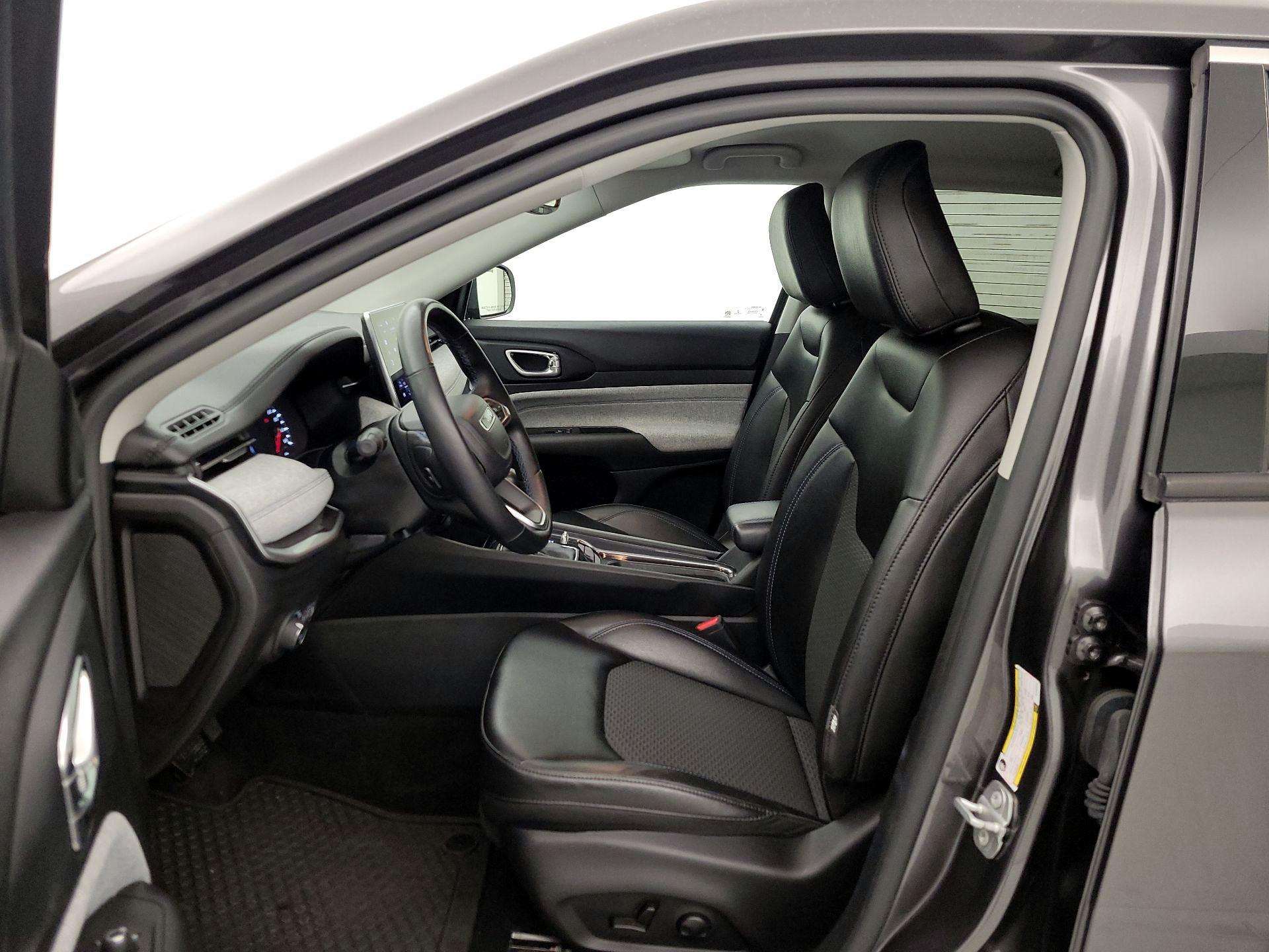 Thumbnail: 2022 Jeep Compass - 11