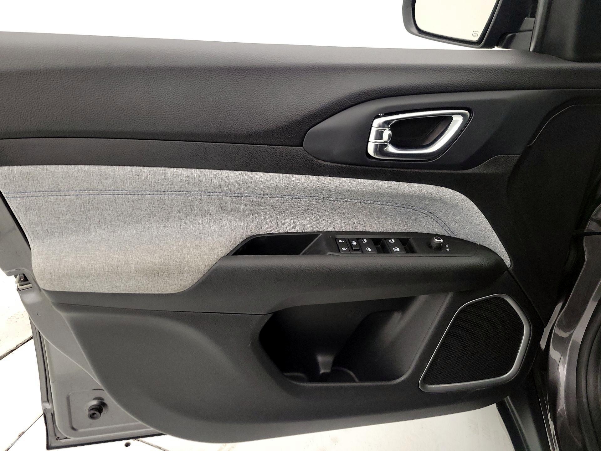 Thumbnail: 2022 Jeep Compass - 12