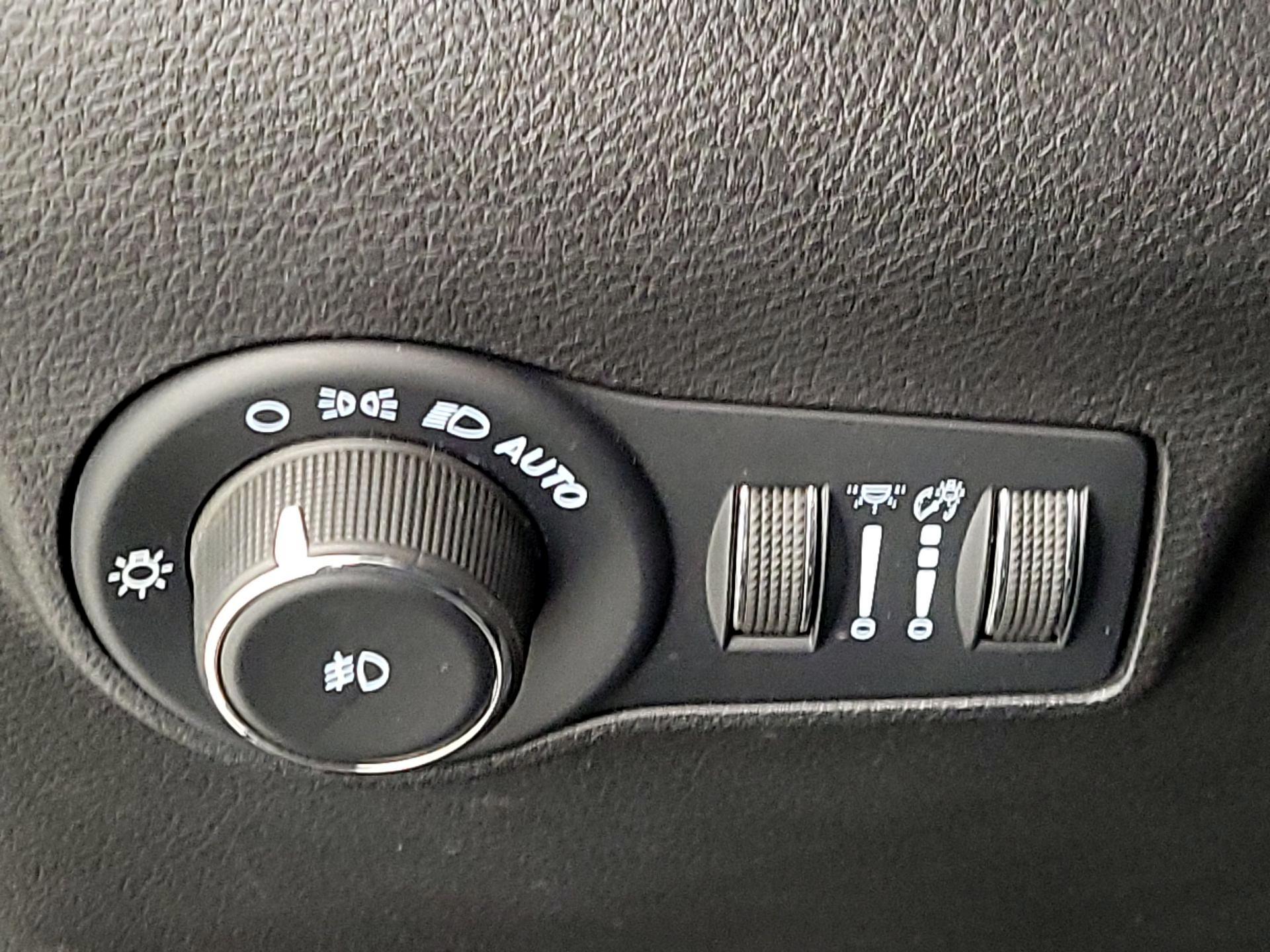 Thumbnail: 2022 Jeep Compass - 13