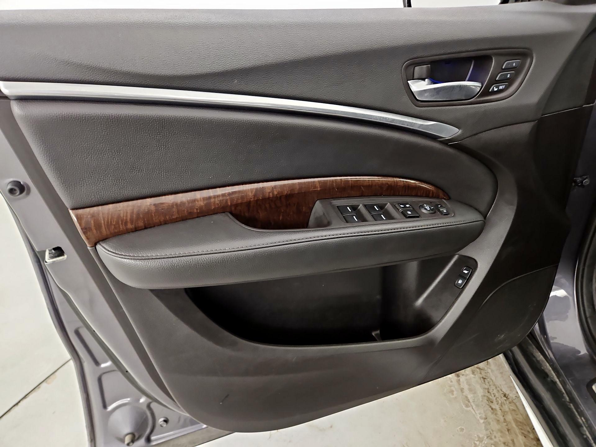 Thumbnail: 2018 Acura MDX - 12