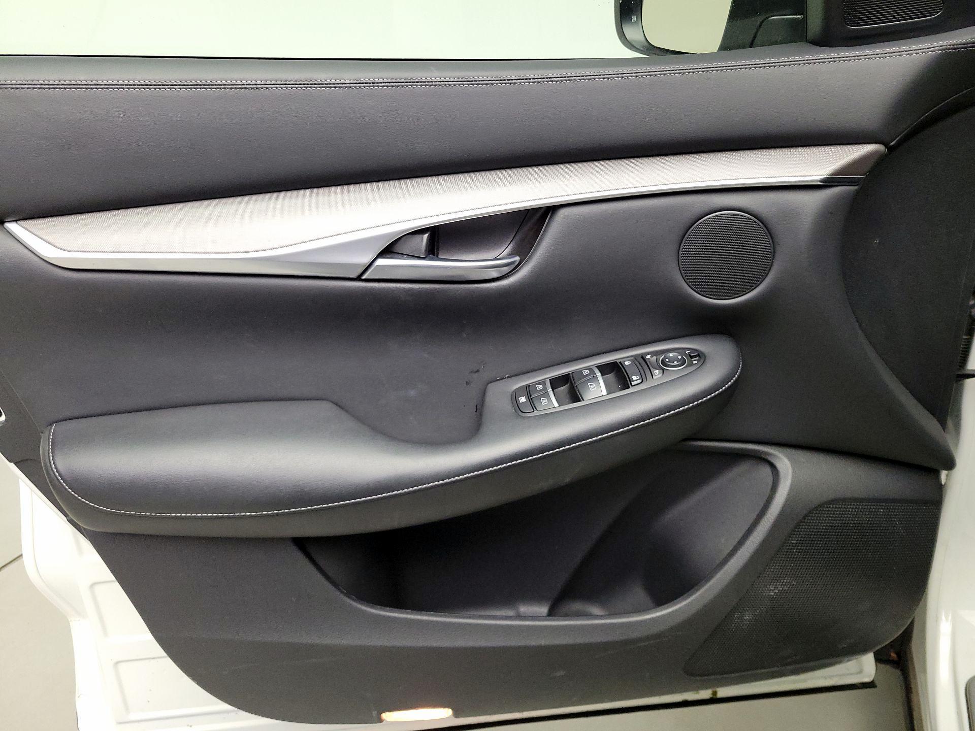 Thumbnail: 2022 INFINITI QX50 - 12