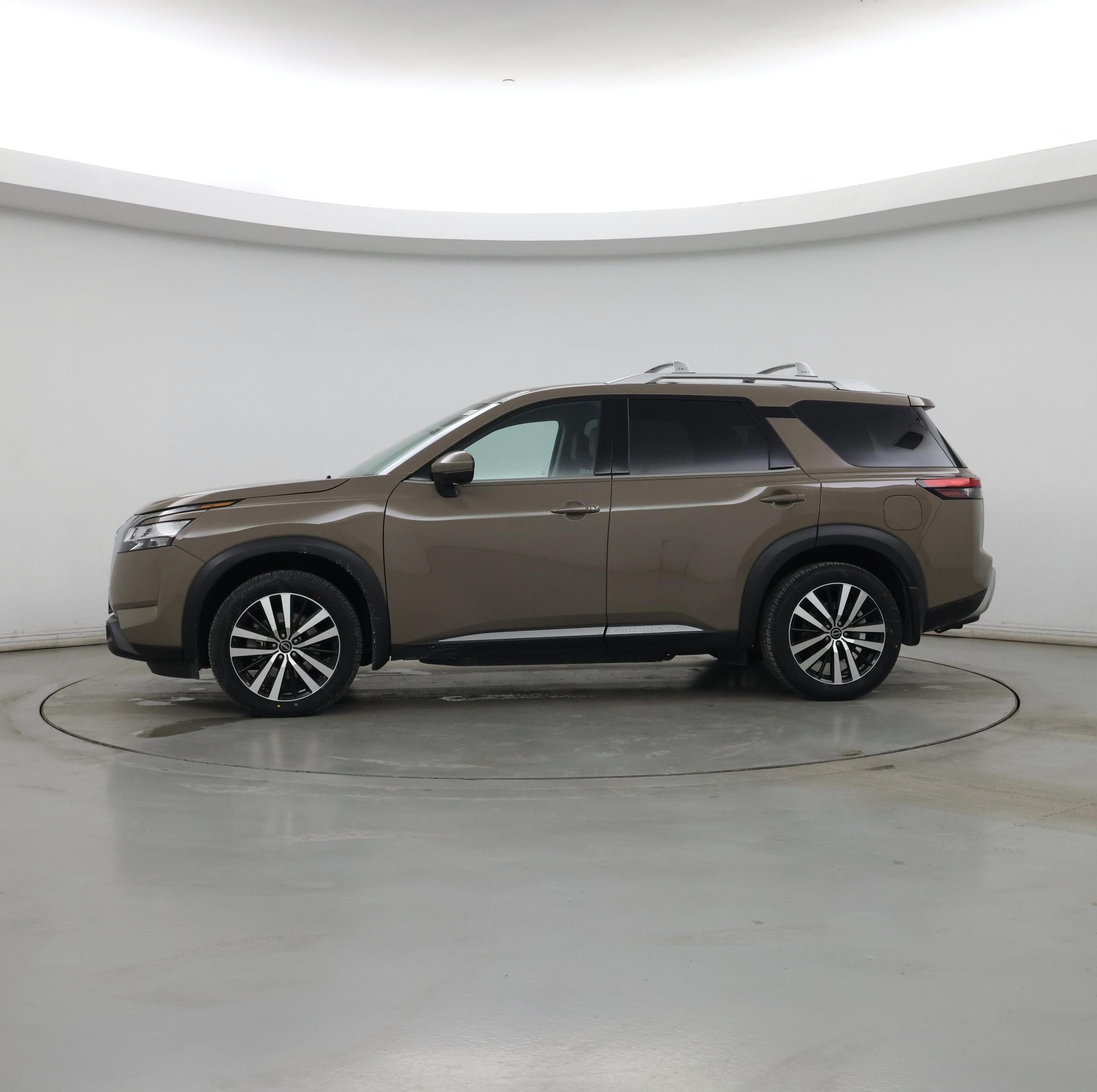Thumbnail: 2023 Nissan Pathfinder - 3