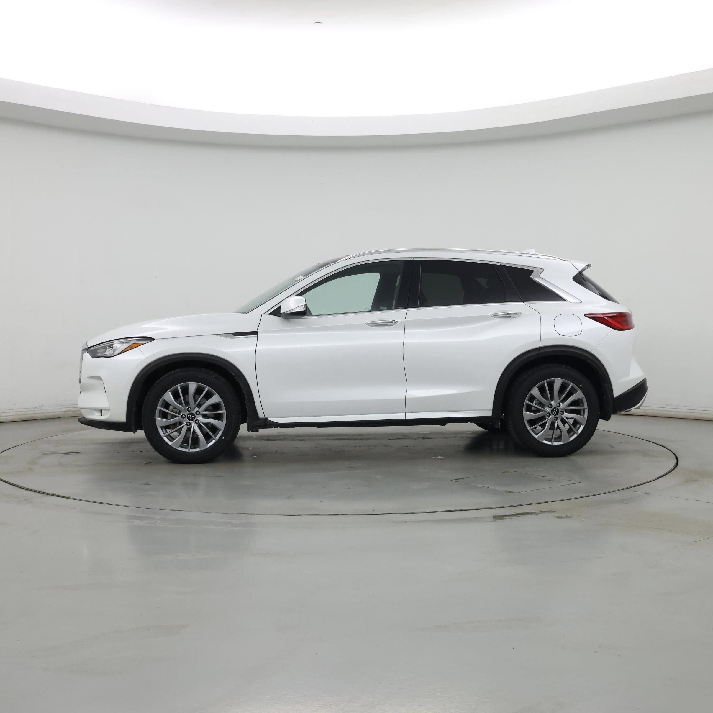 Thumbnail: 2023 INFINITI QX50 - 3