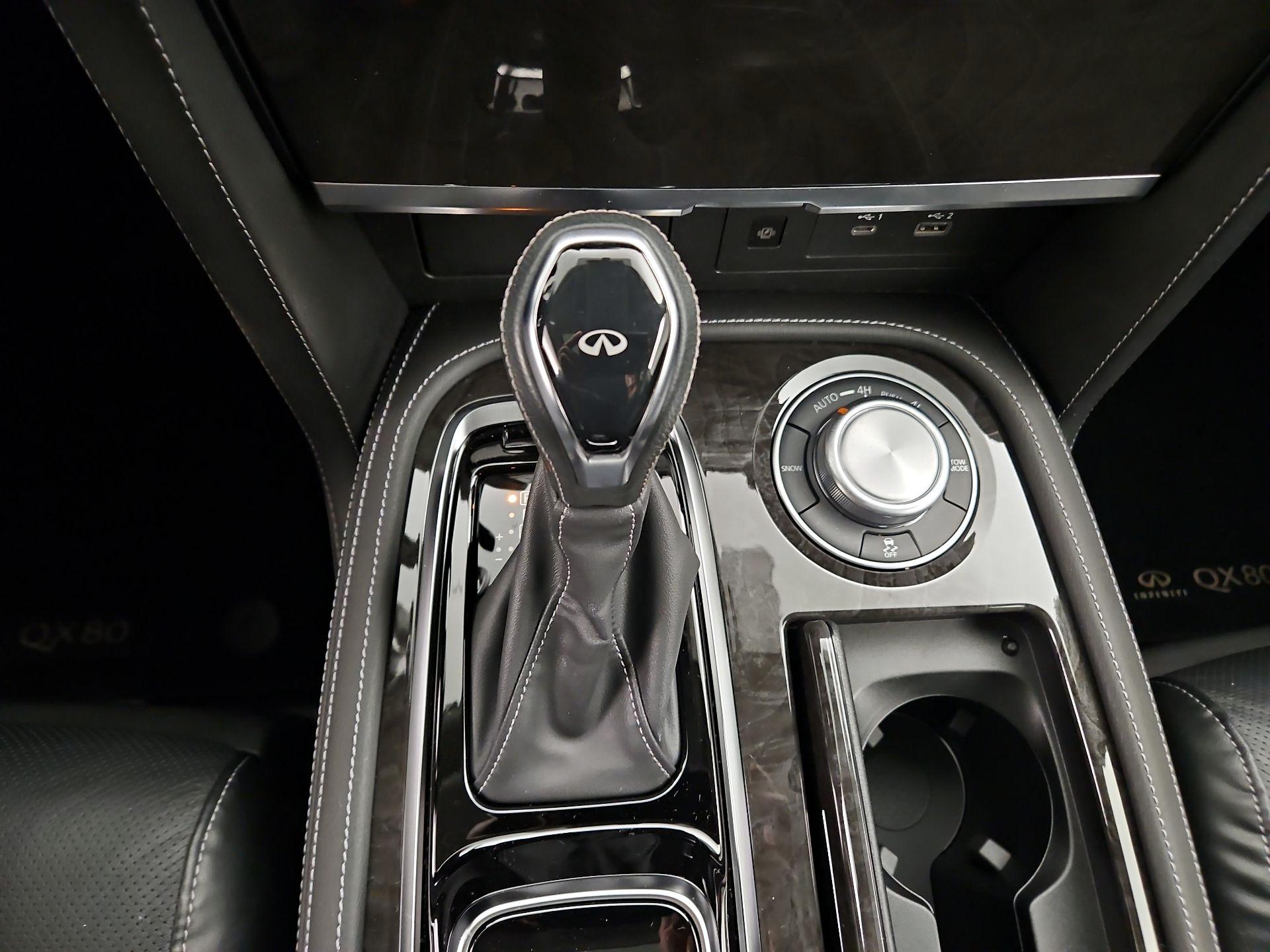 Thumbnail: 2024 INFINITI QX80 - 18