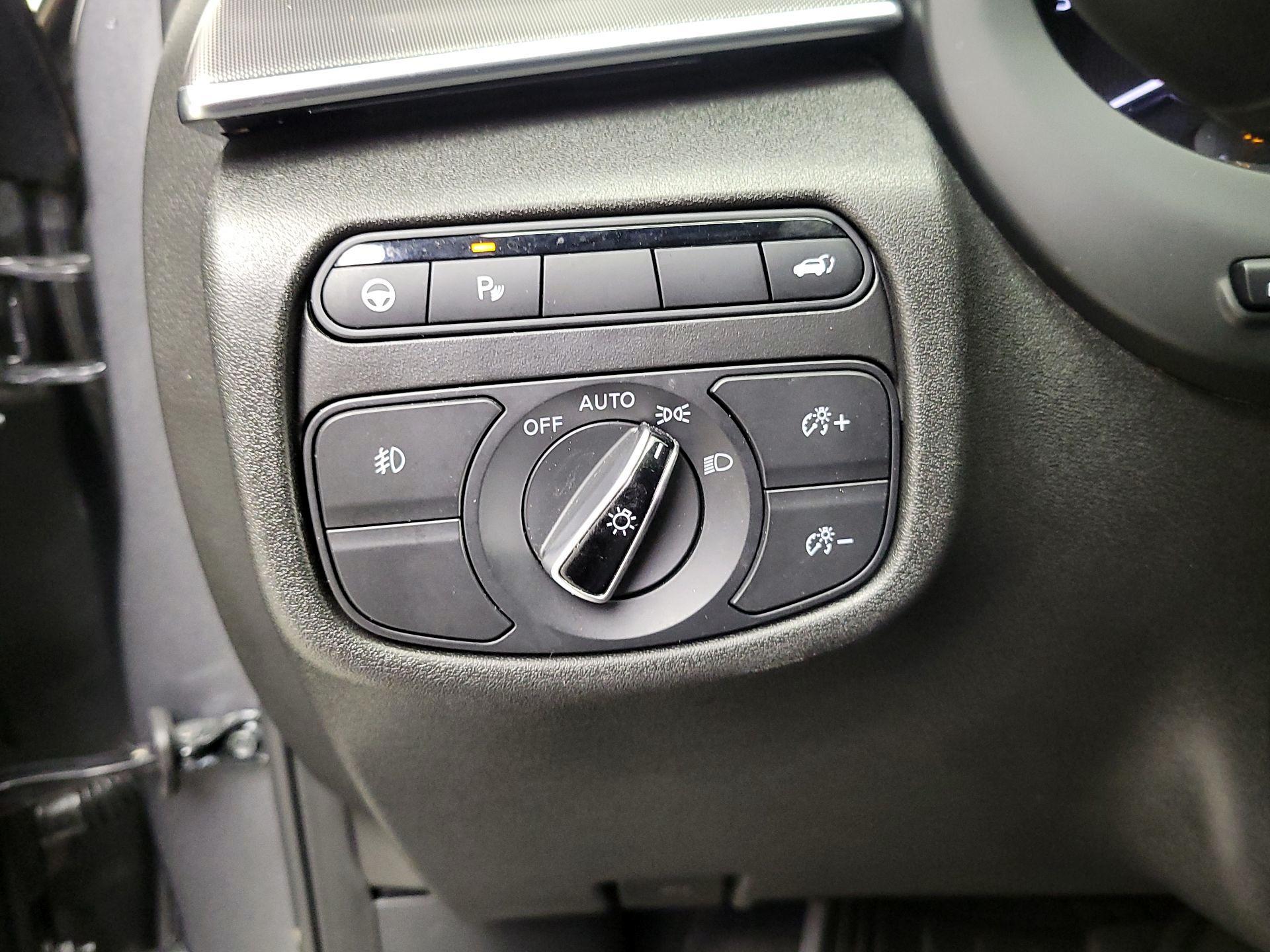 Thumbnail: 2022 INFINITI QX50 - 13