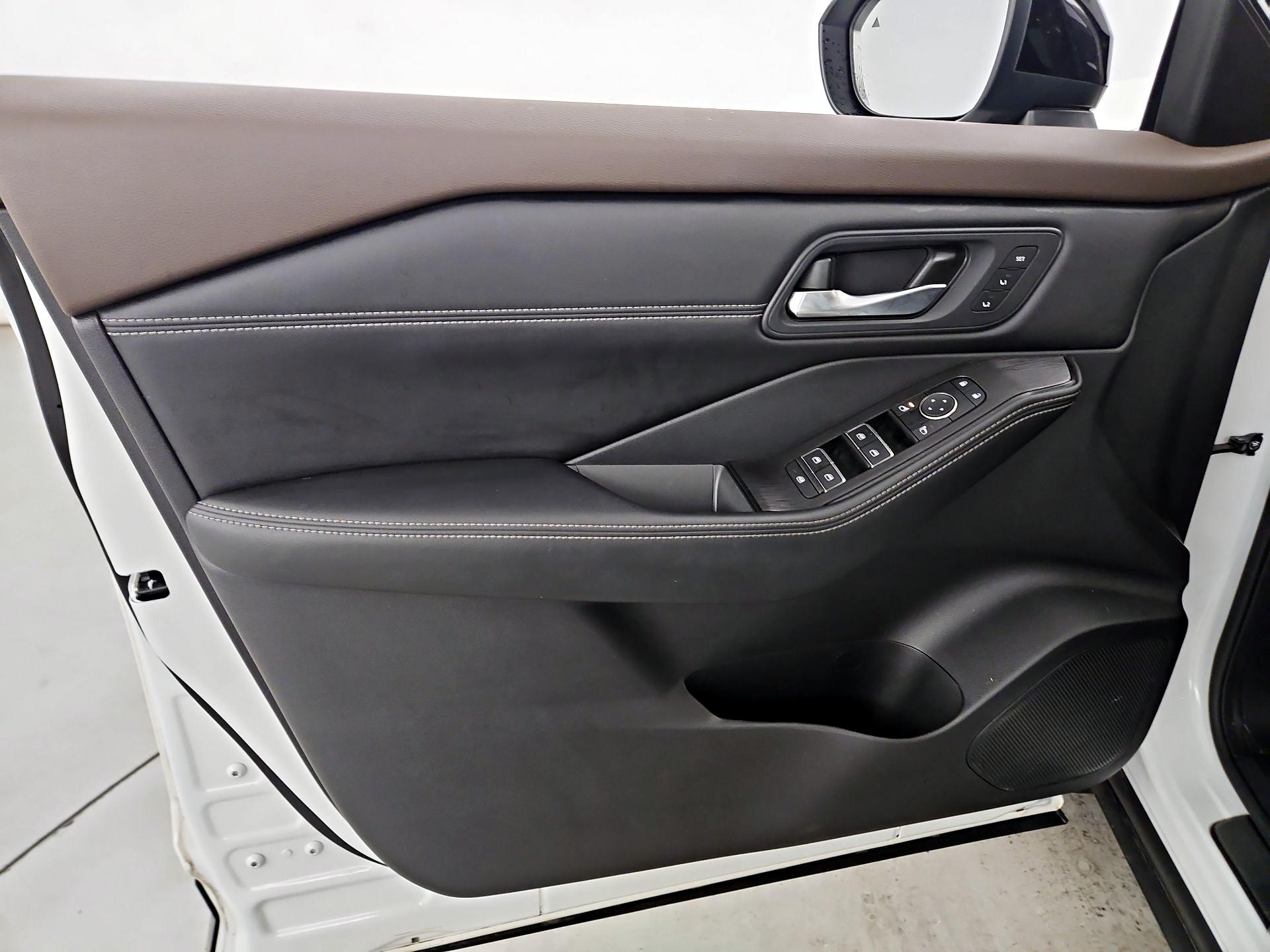 Thumbnail: 2023 Nissan Rogue - 12