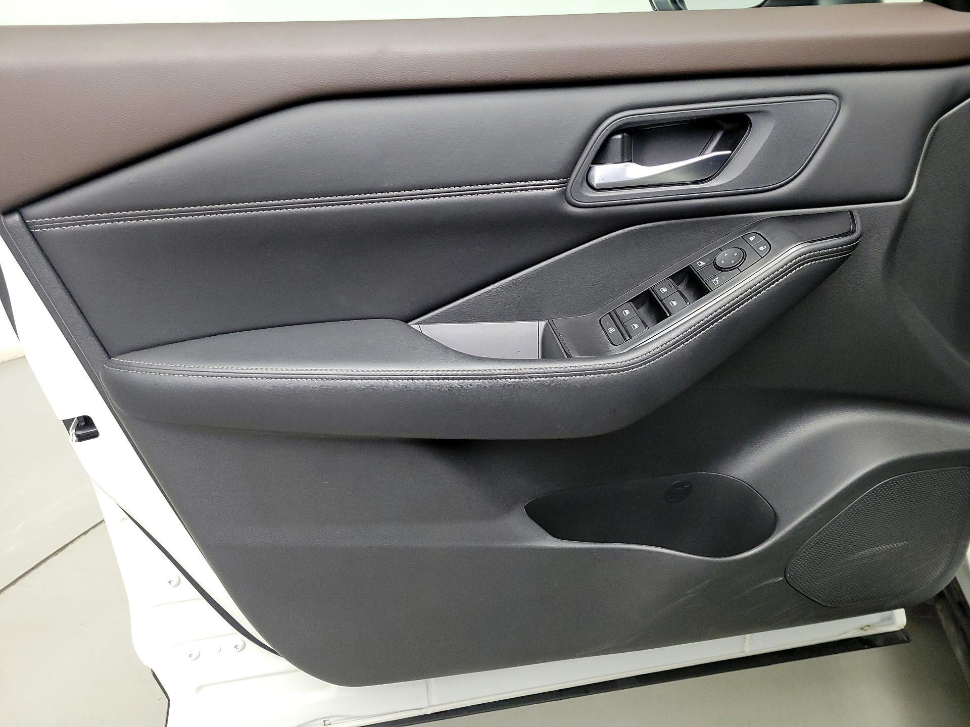 Thumbnail: 2023 Nissan Rogue - 12