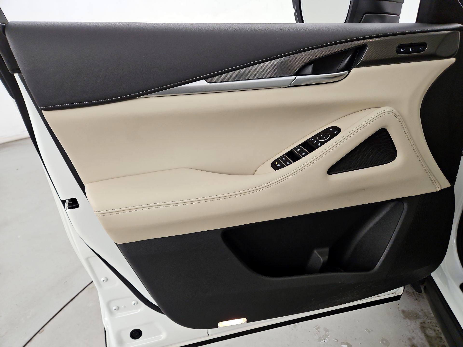 Thumbnail: 2023 INFINITI QX60 - 12