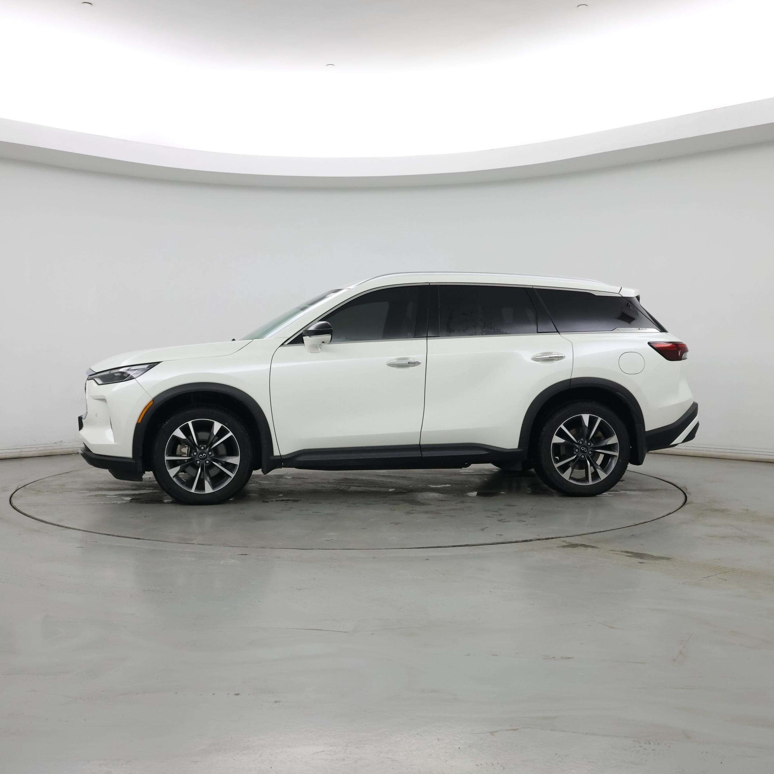 Thumbnail: 2023 INFINITI QX60 - 3