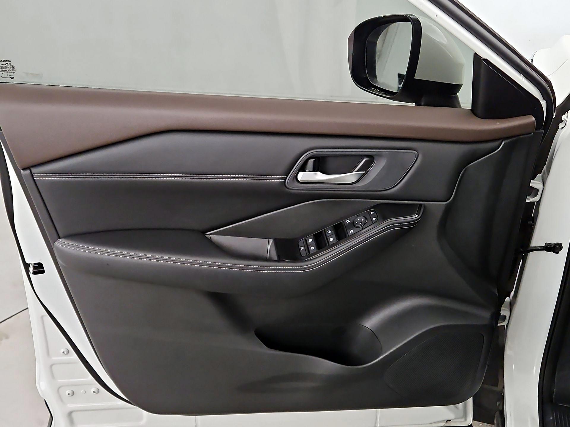 Thumbnail: 2023 Nissan Rogue - 12