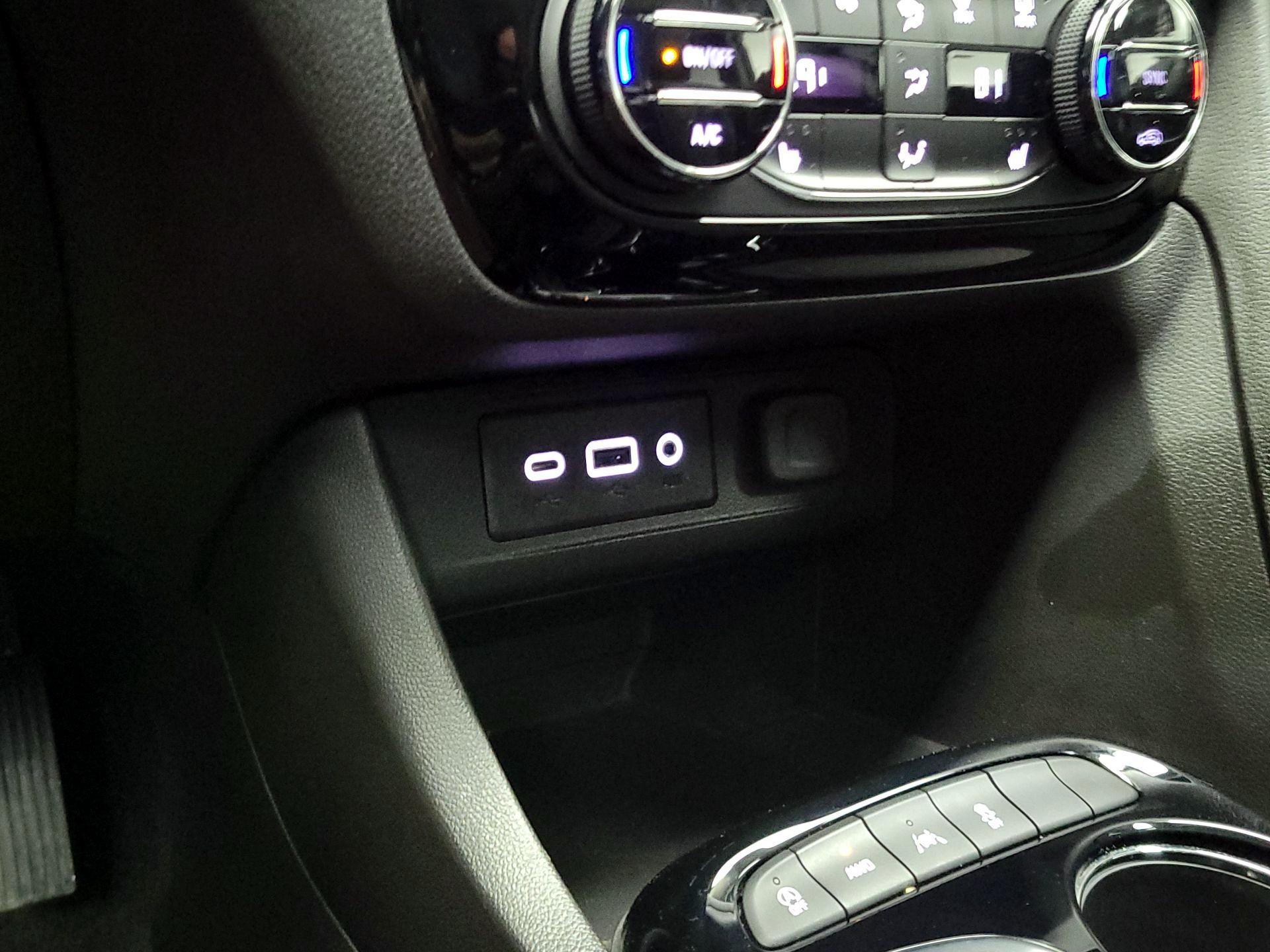 Thumbnail: 2021 Buick Encore GX - 18