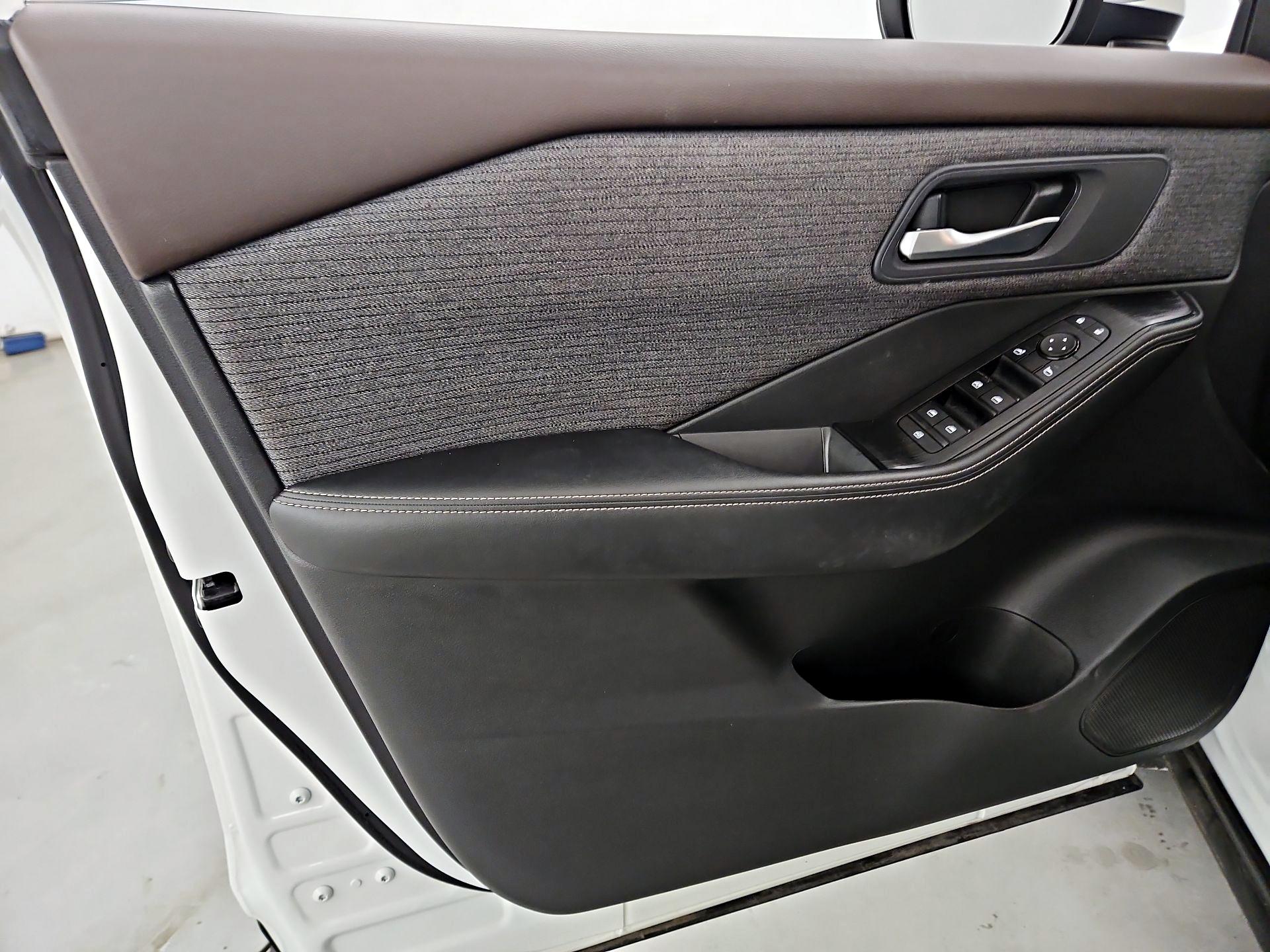 Thumbnail: 2023 Nissan Rogue - 12